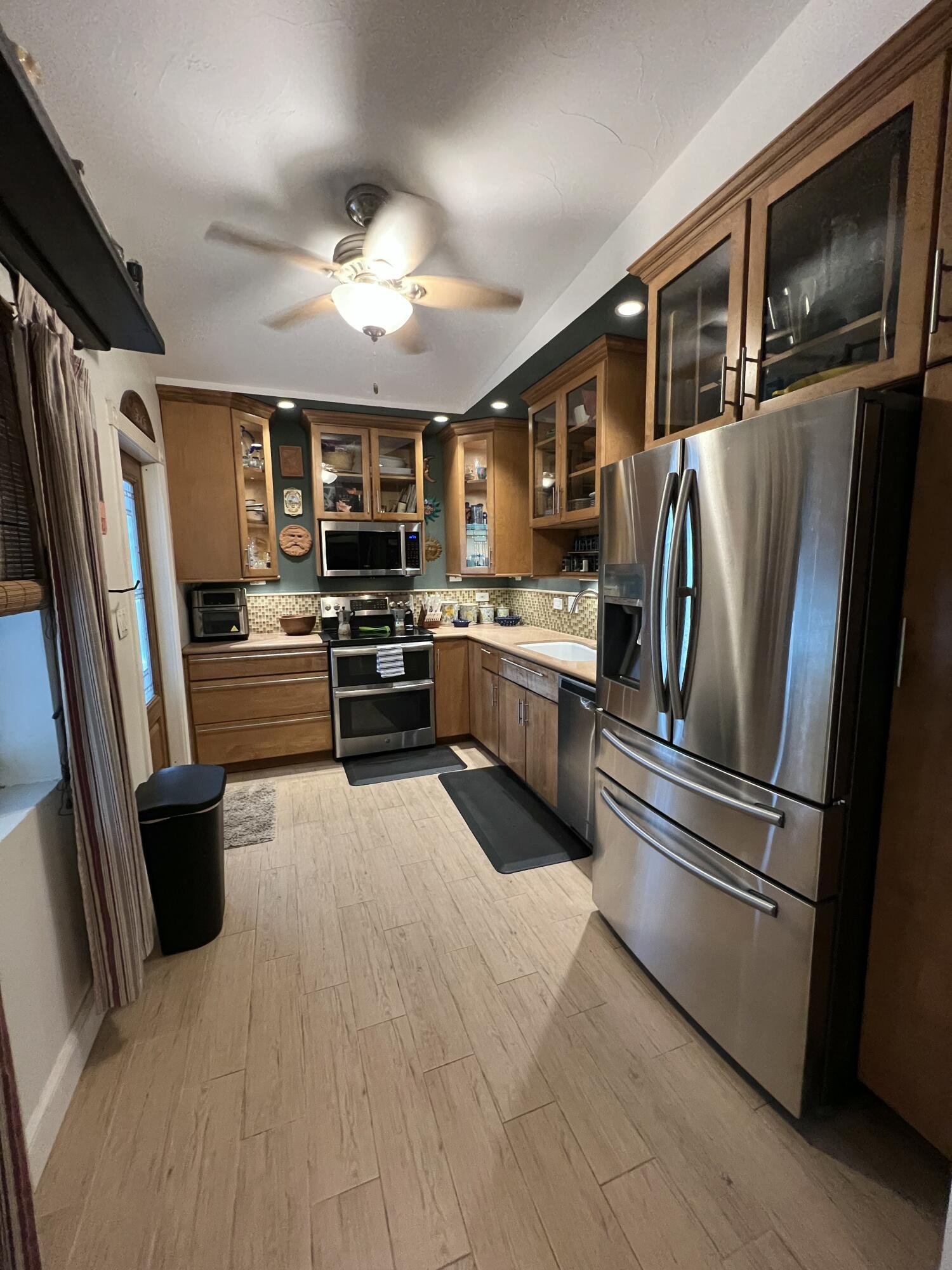 main property photo 20