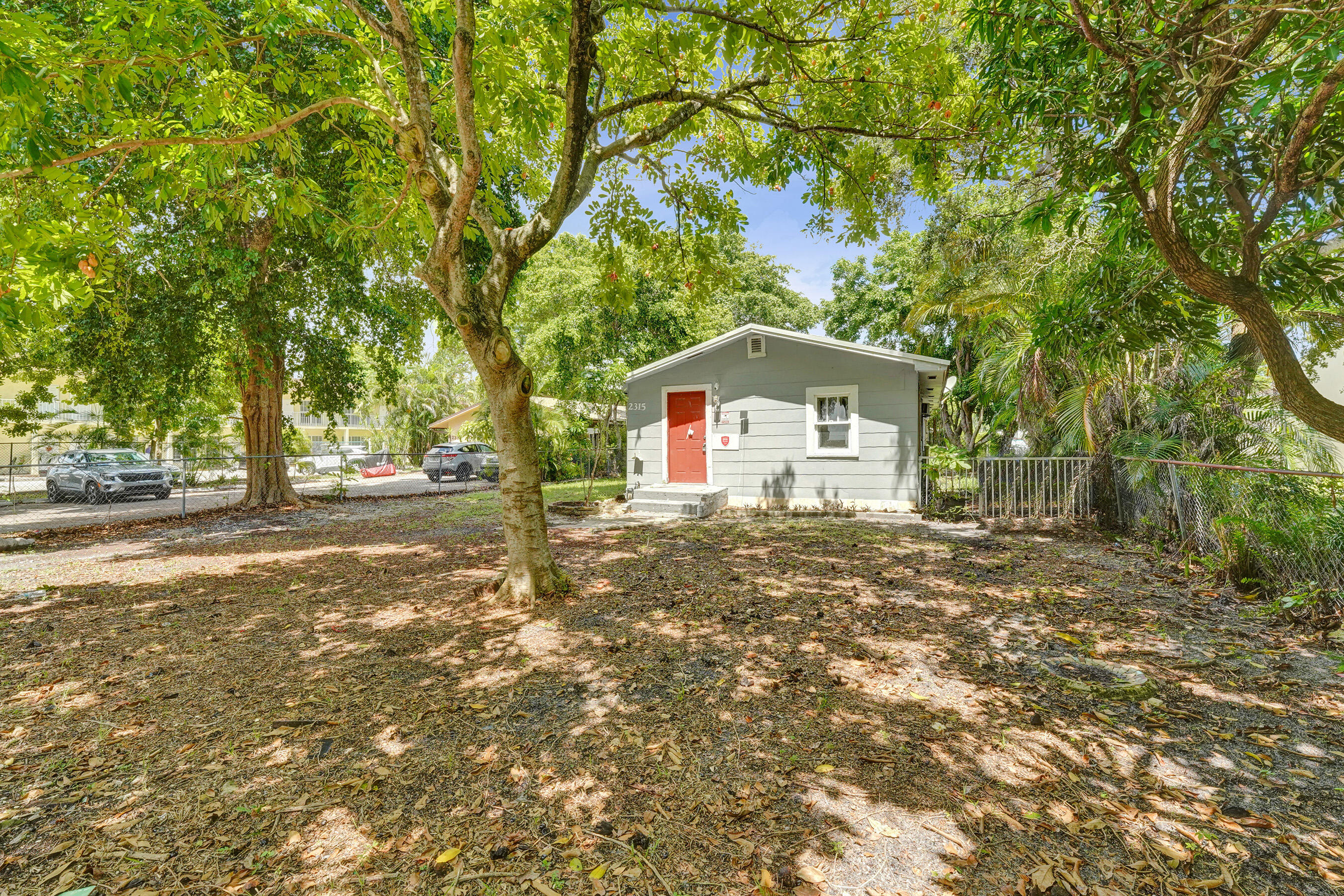 main property photo 22