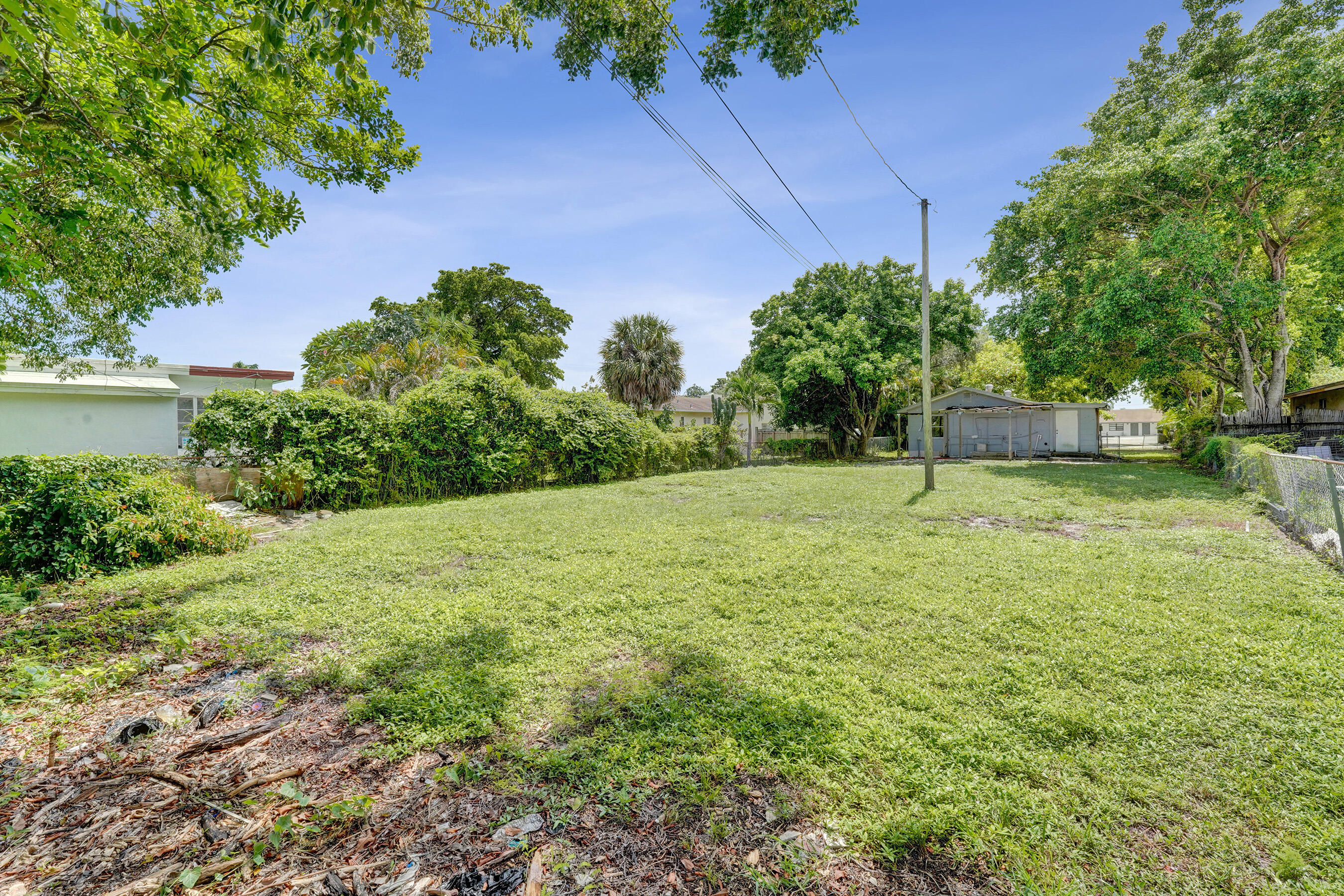 main property photo 39