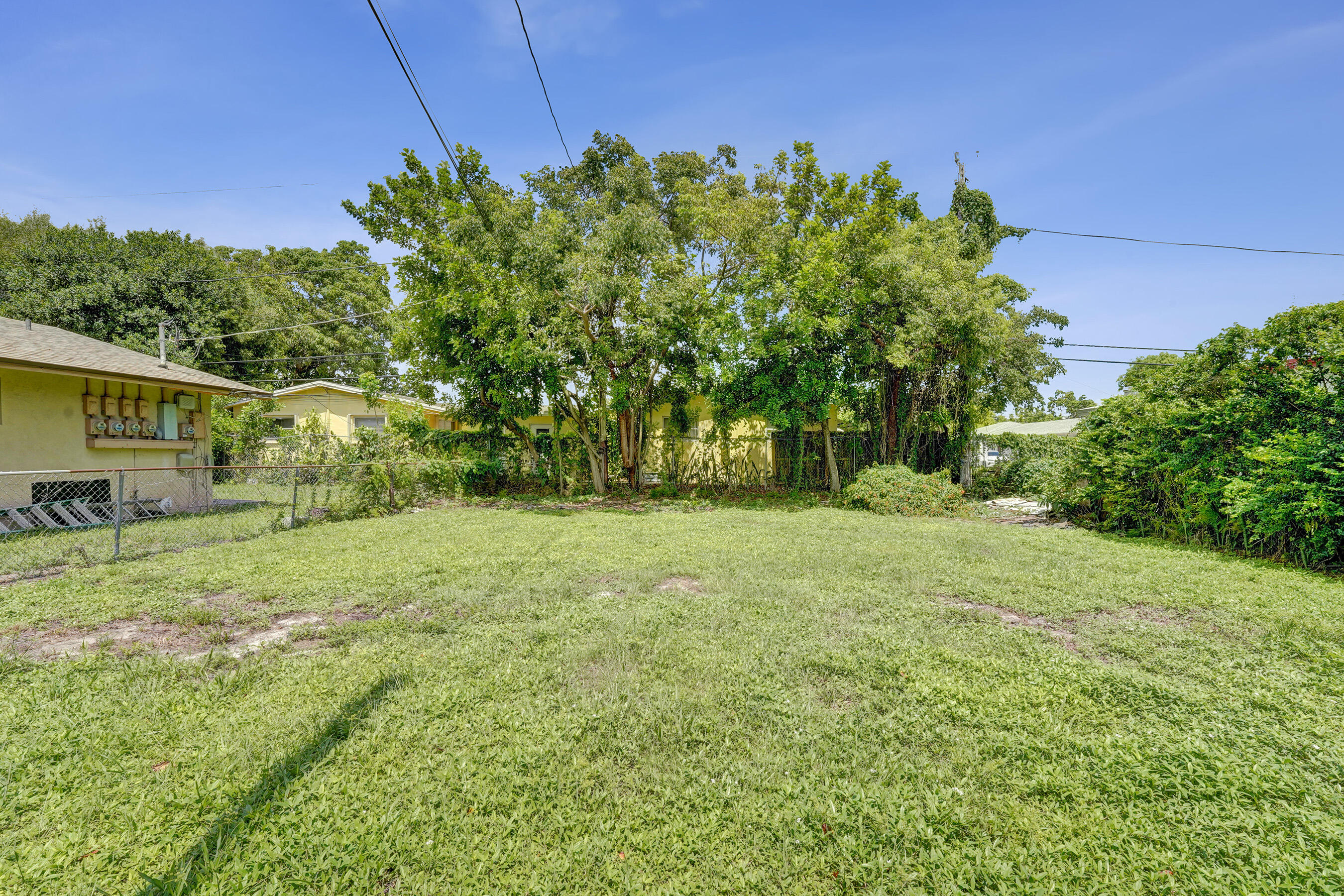 main property photo 41