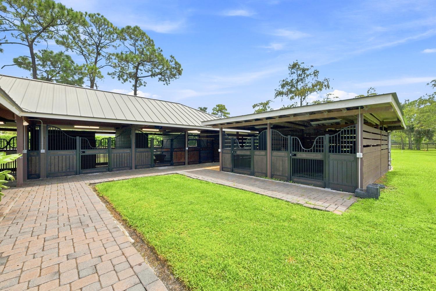 main property photo 28