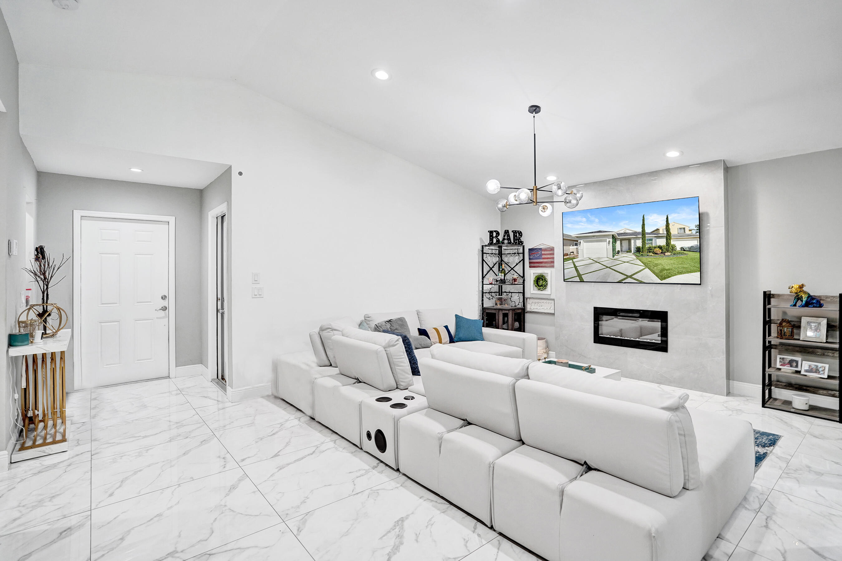 main property photo 81
