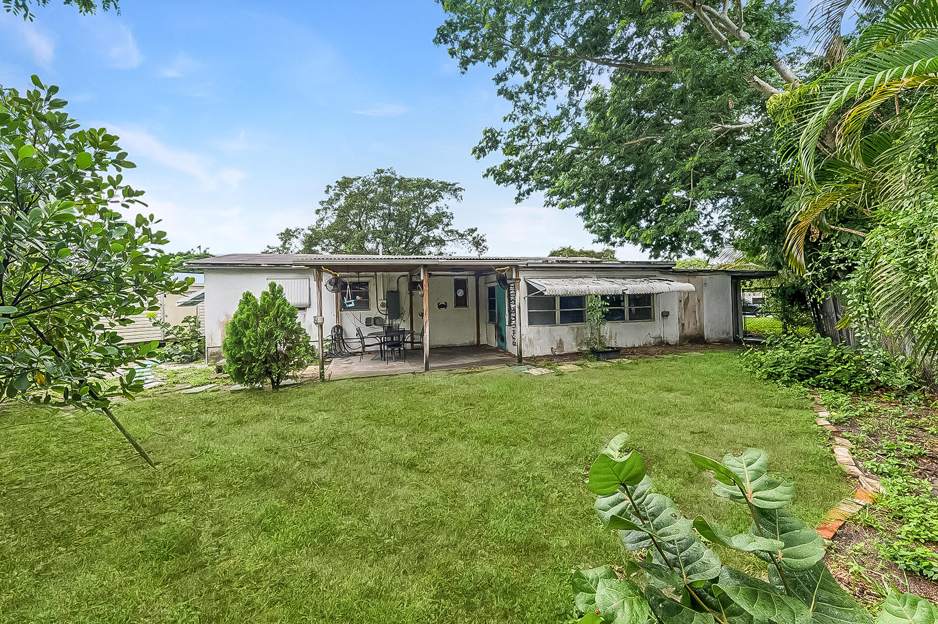 main property photo 14