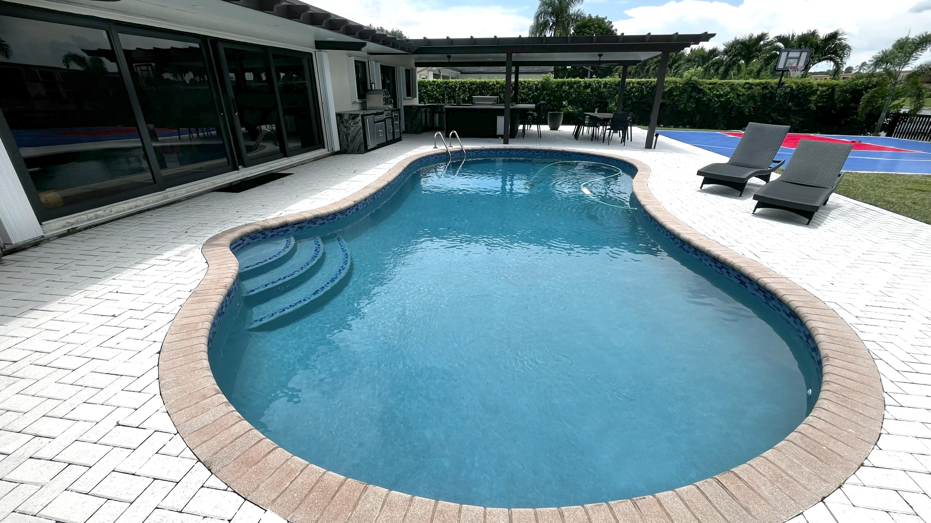 main property photo 21