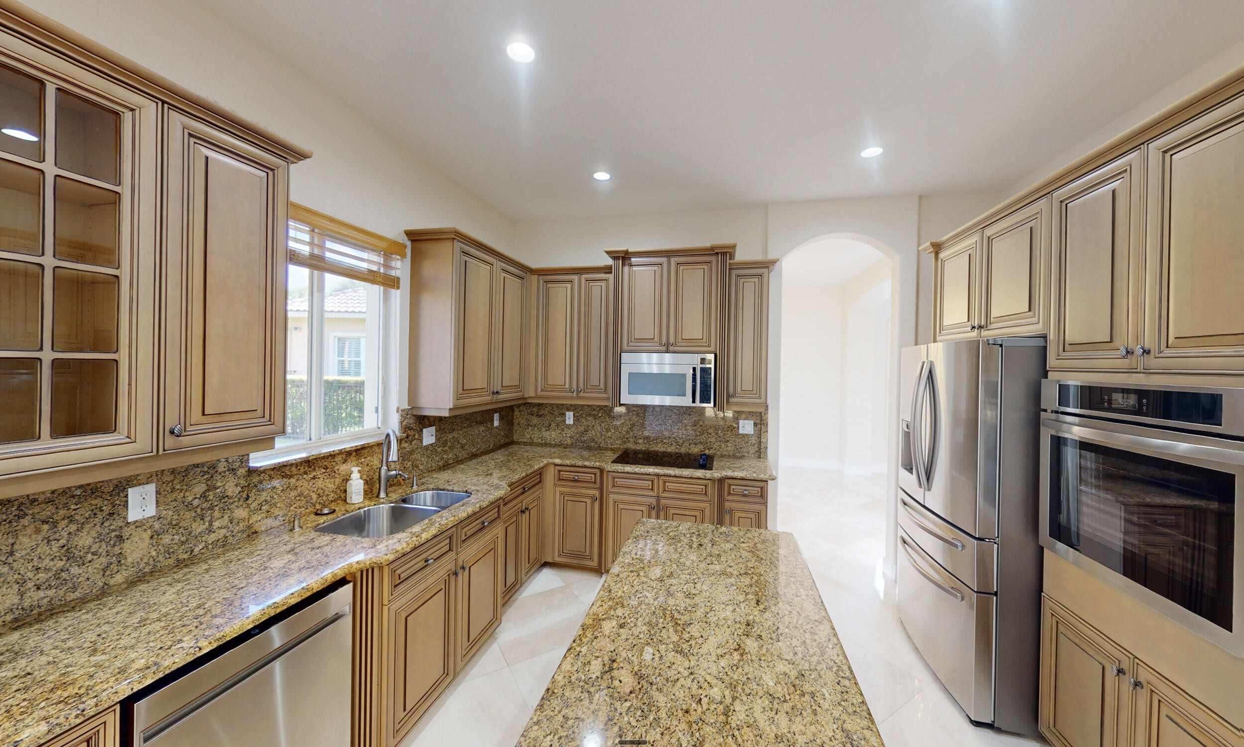 main property photo 17