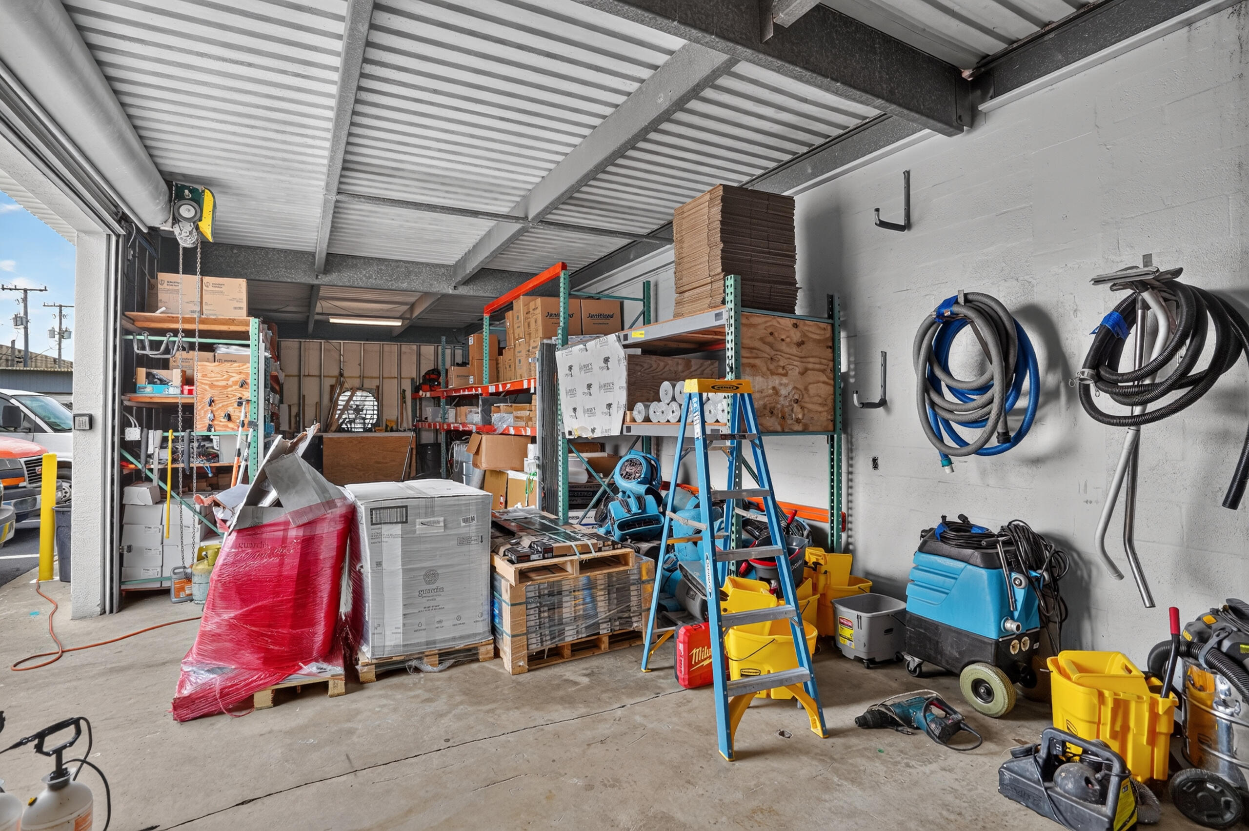 main property photo 13