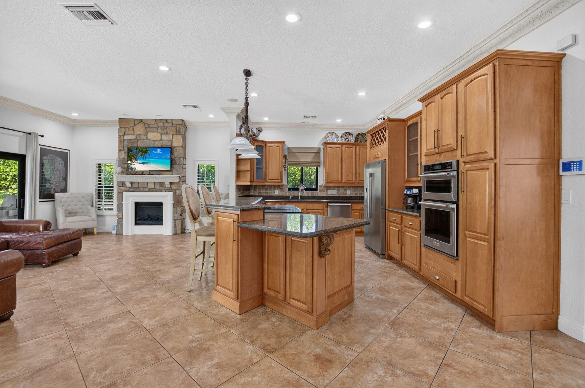 main property photo 7