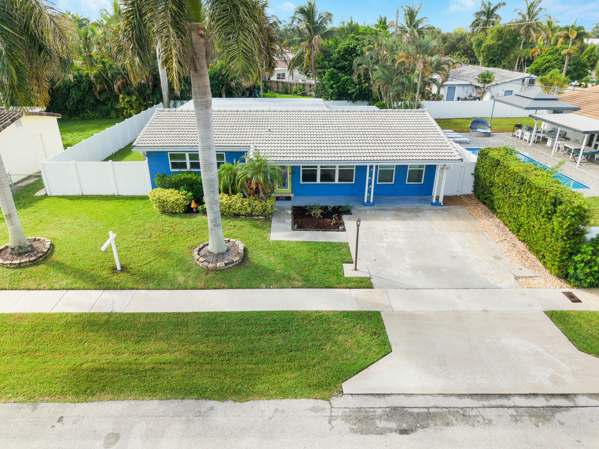 main property photo 20