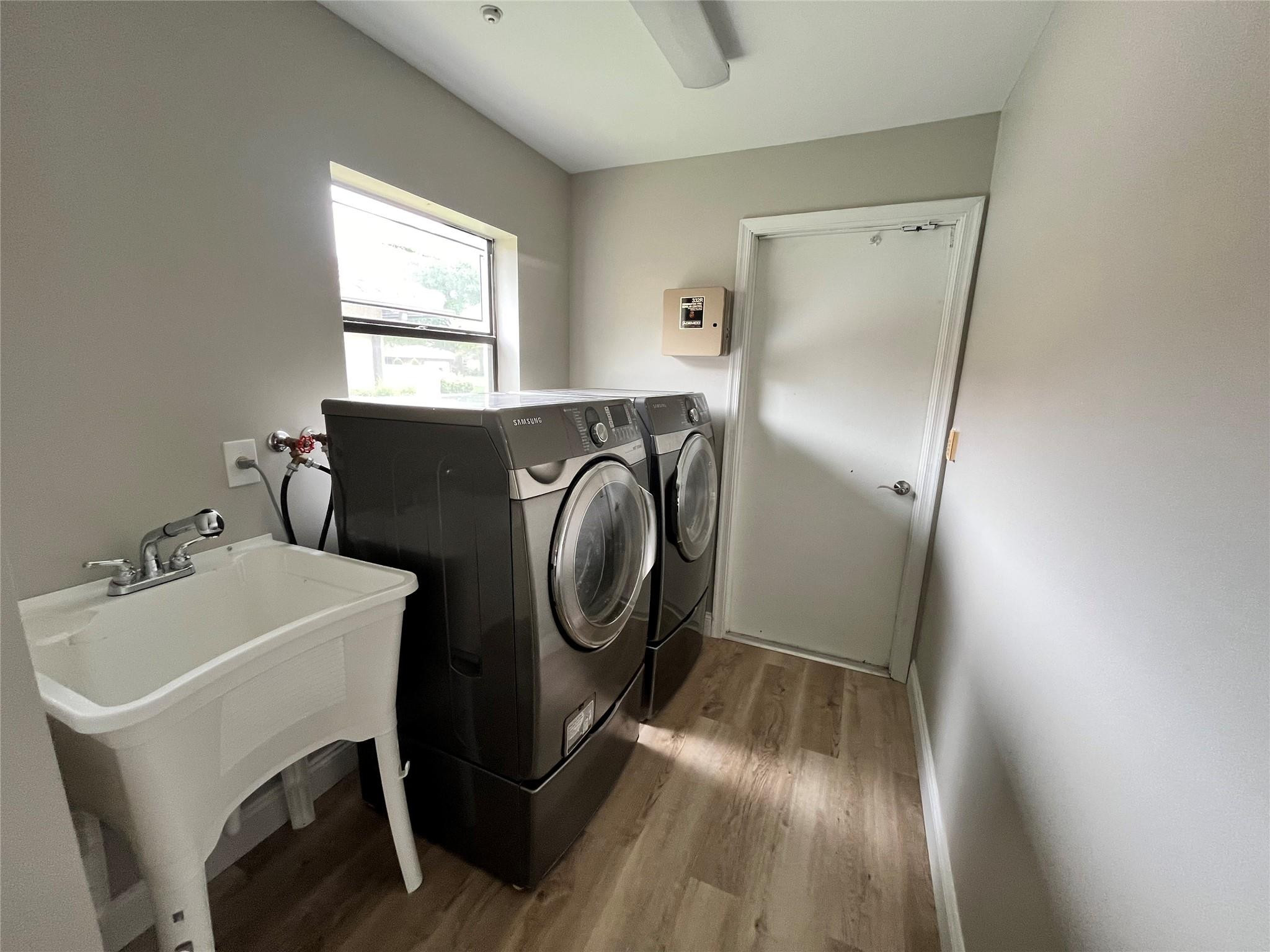 main property photo 8