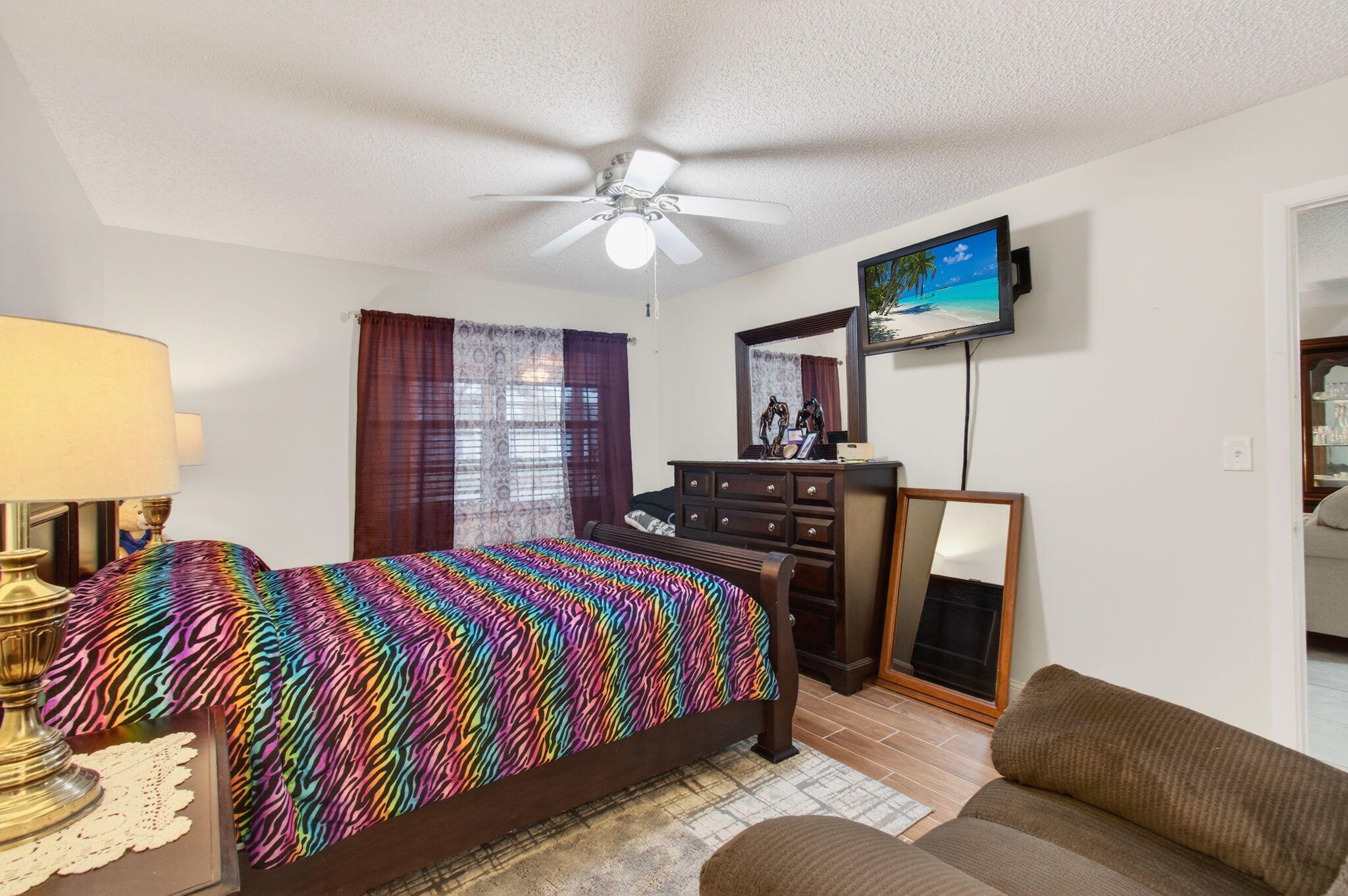 main property photo 30