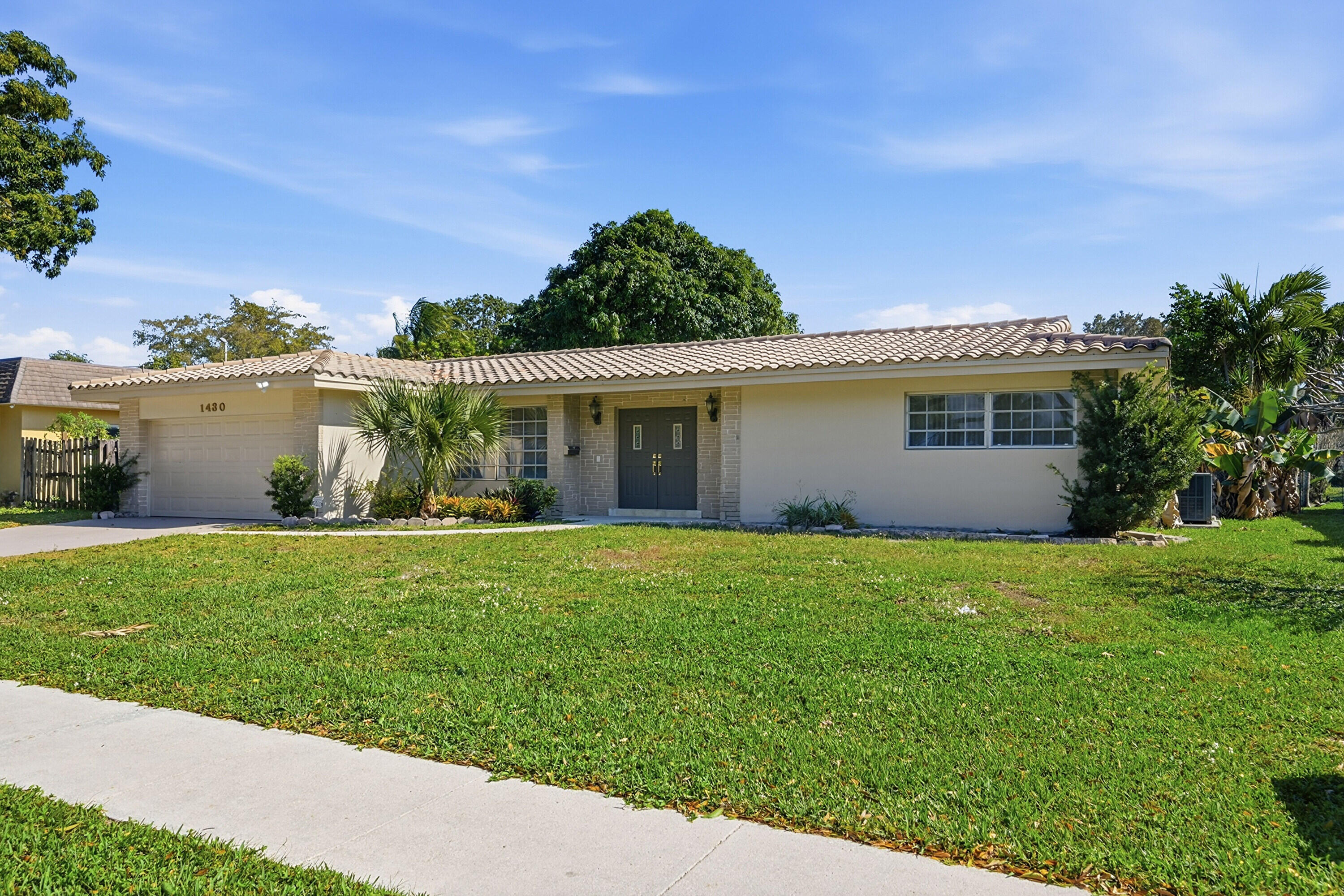 main property photo 0