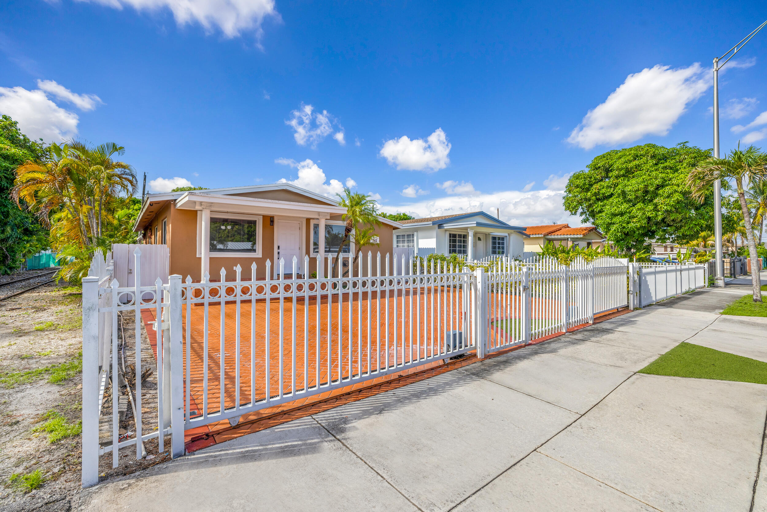 main property photo 21