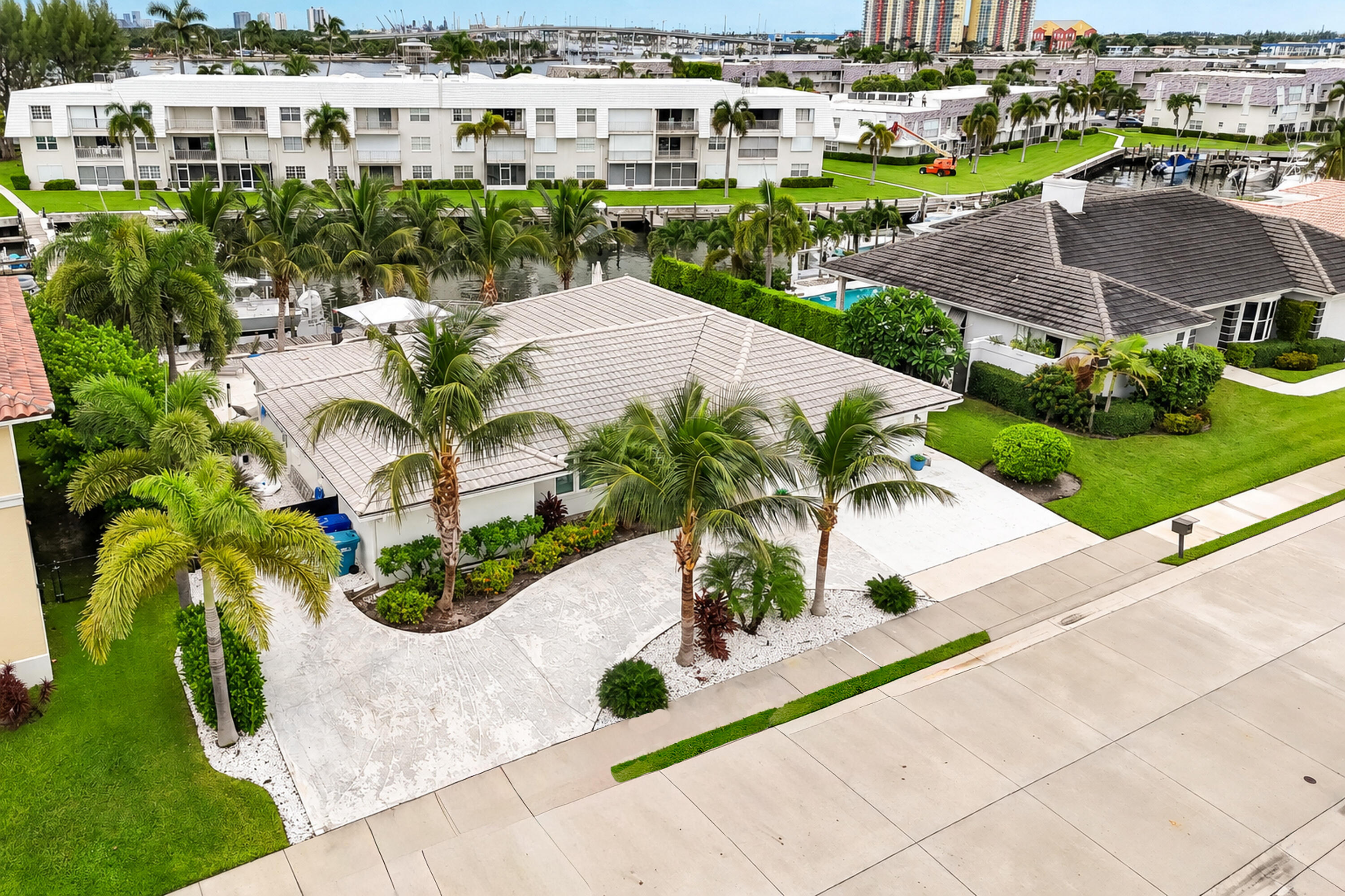 main property photo 44