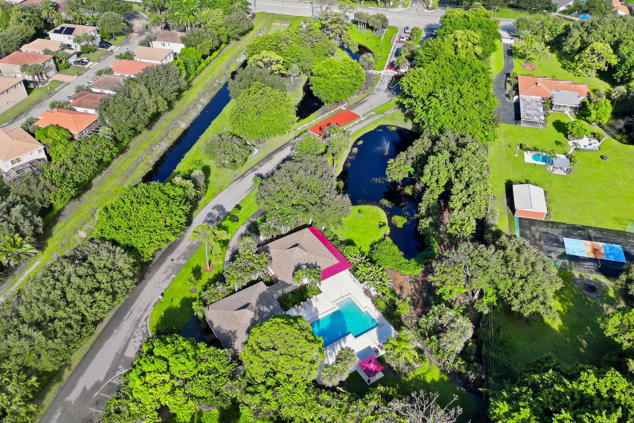 main property photo 40