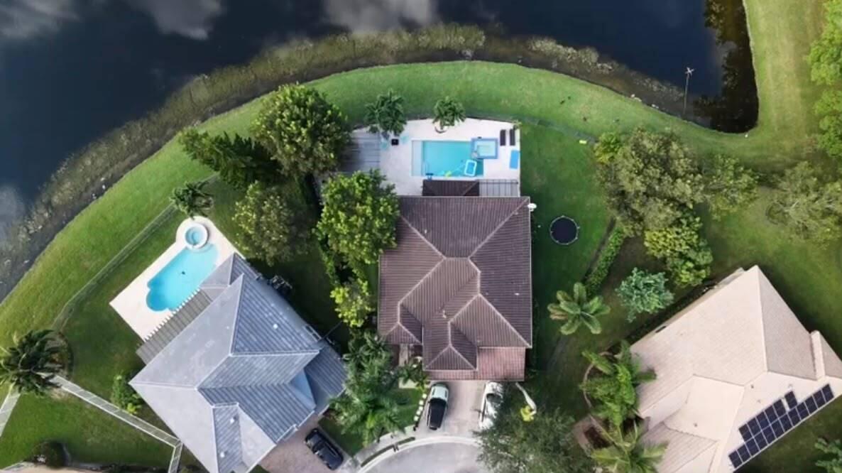 main property photo 46