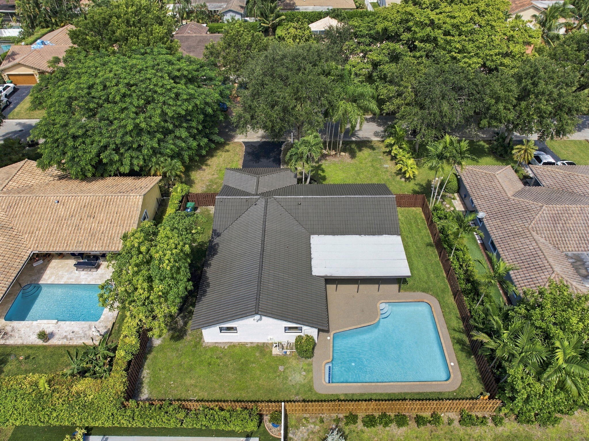 main property photo 44