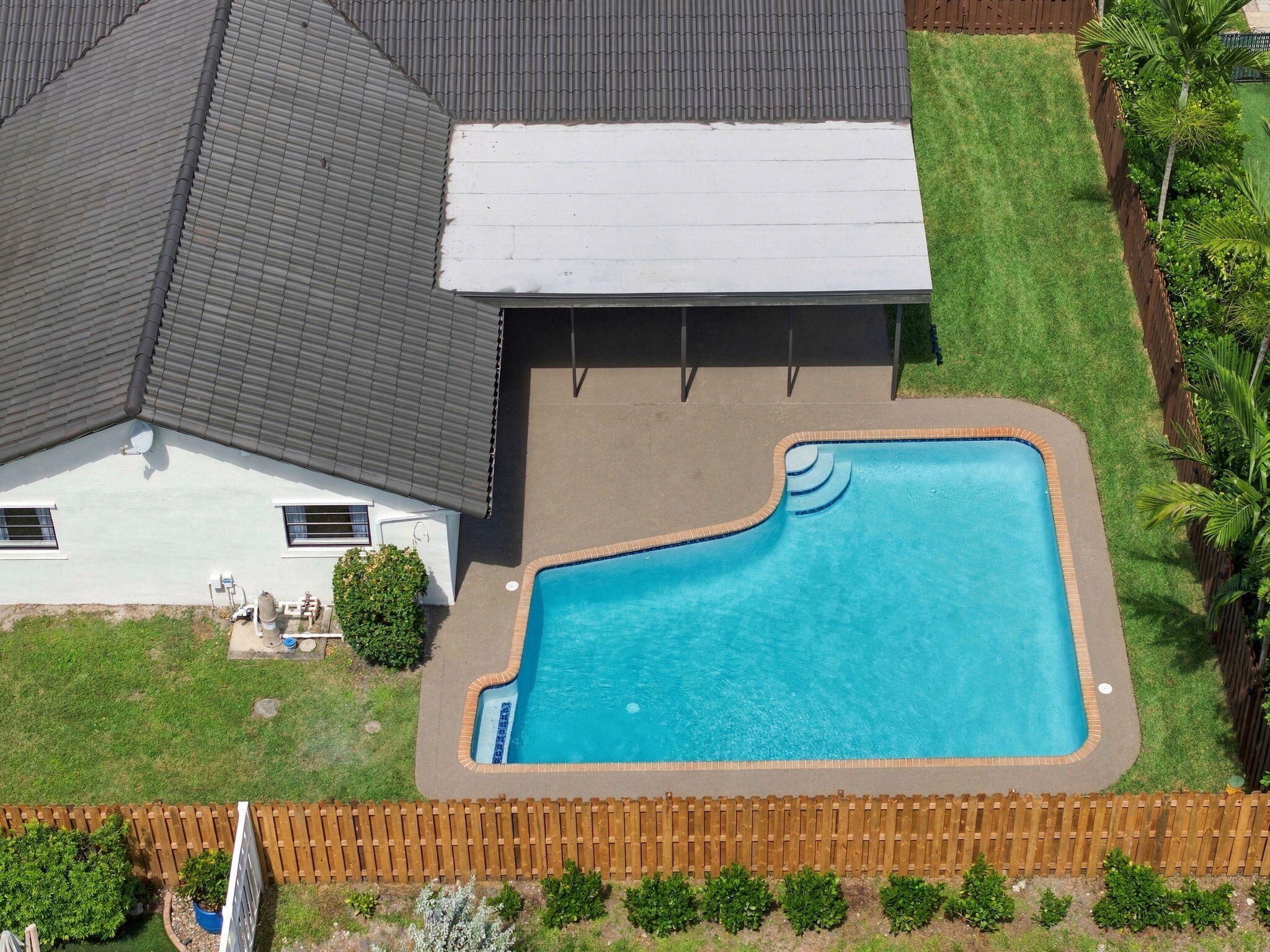 main property photo 47