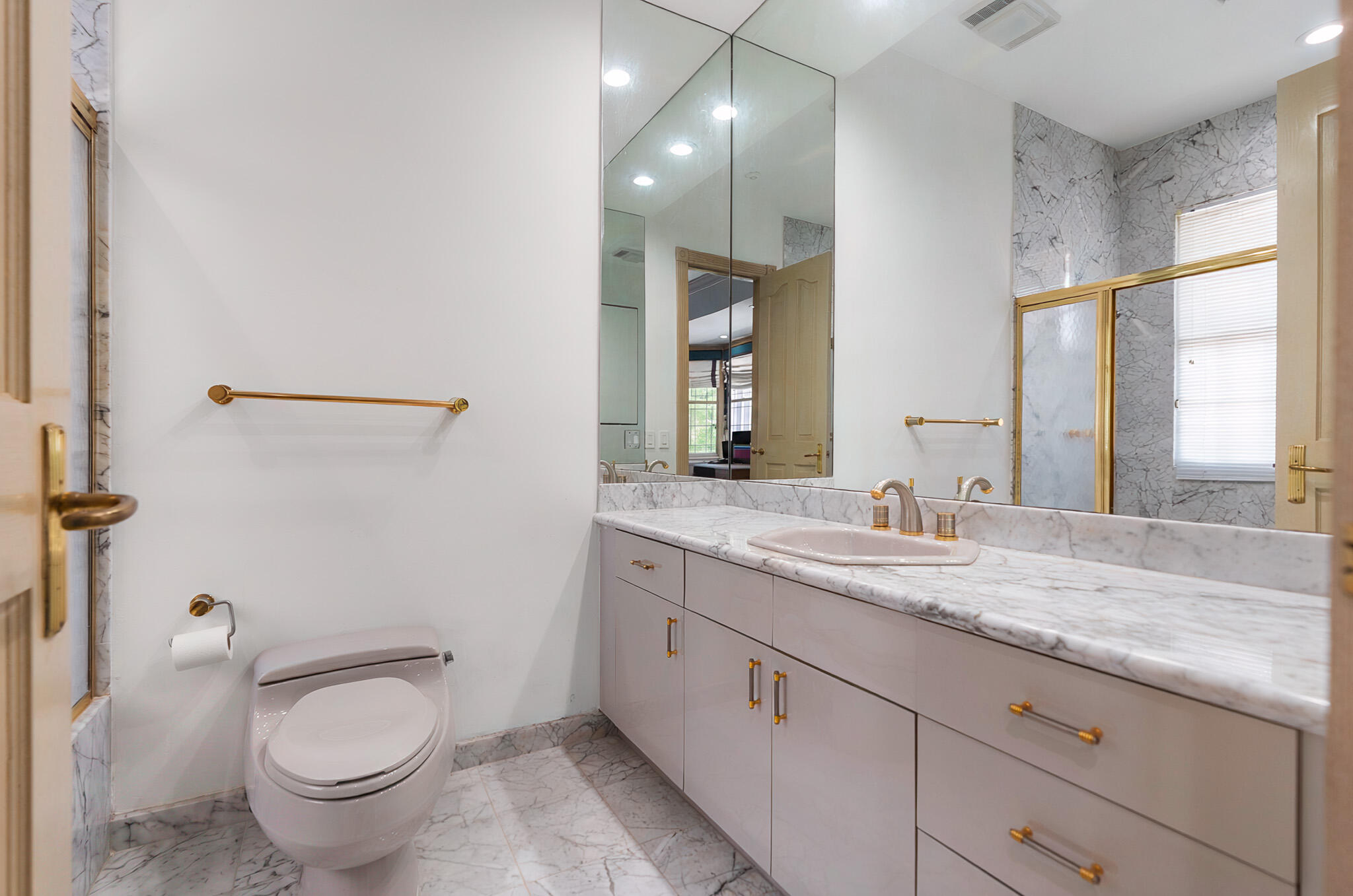 main property photo 94