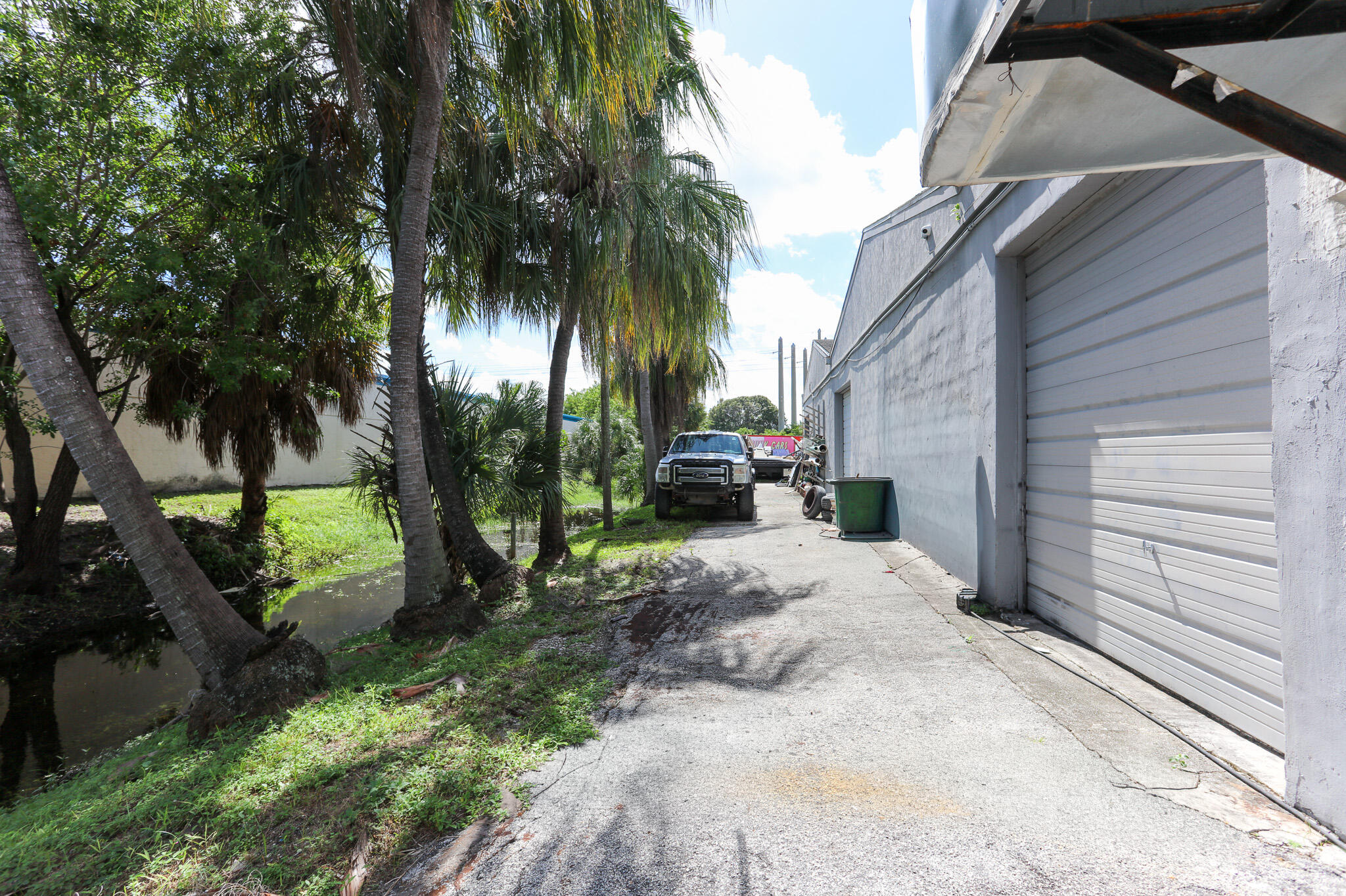 main property photo 34