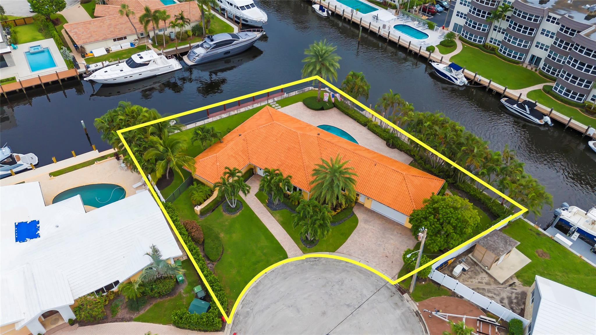 main property photo 13