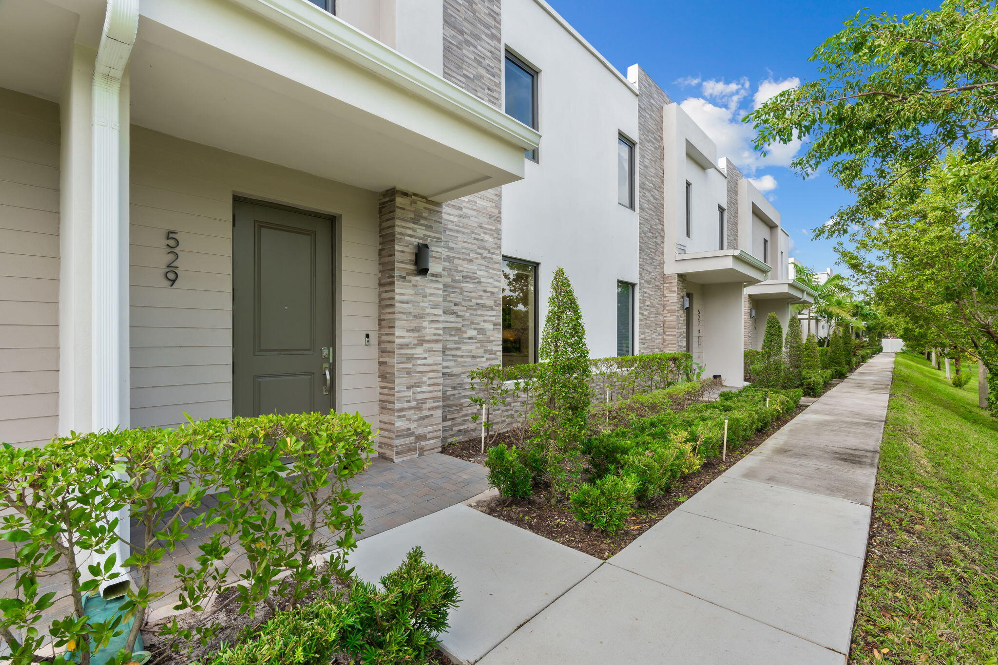 main property photo 18