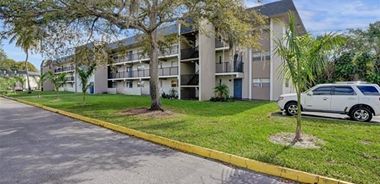 image of property with 2 Bed | 2 Bath | 949 Sqft