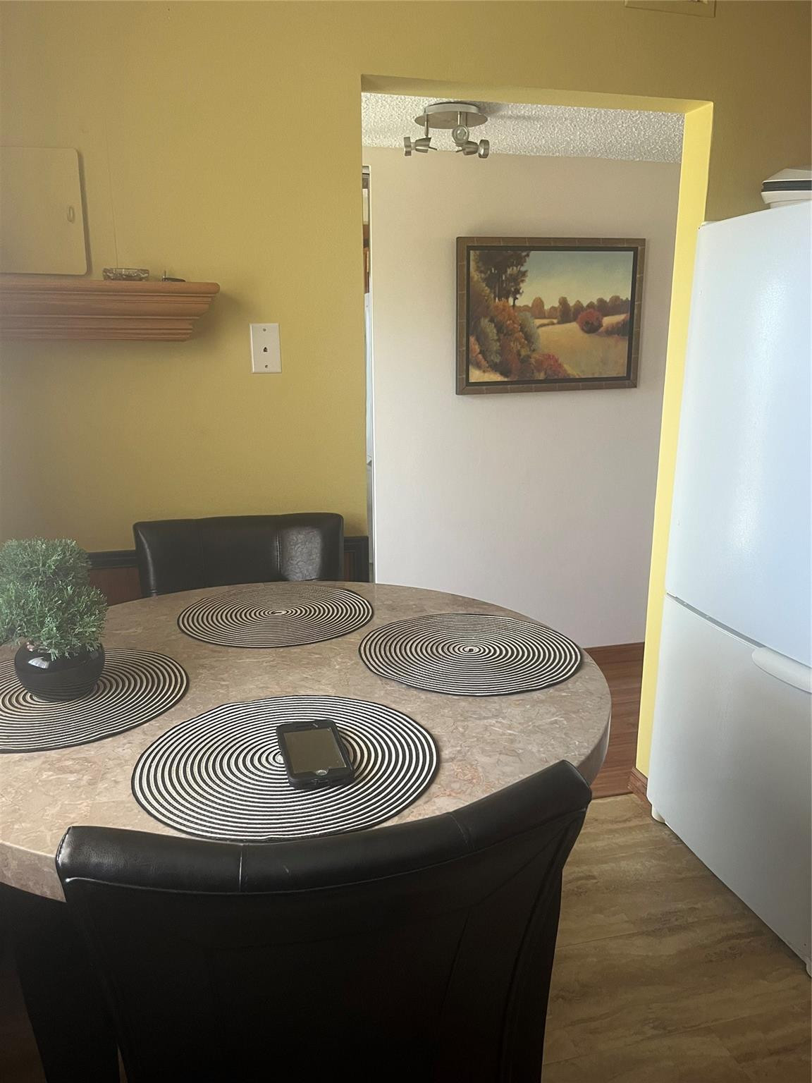 main property photo 6