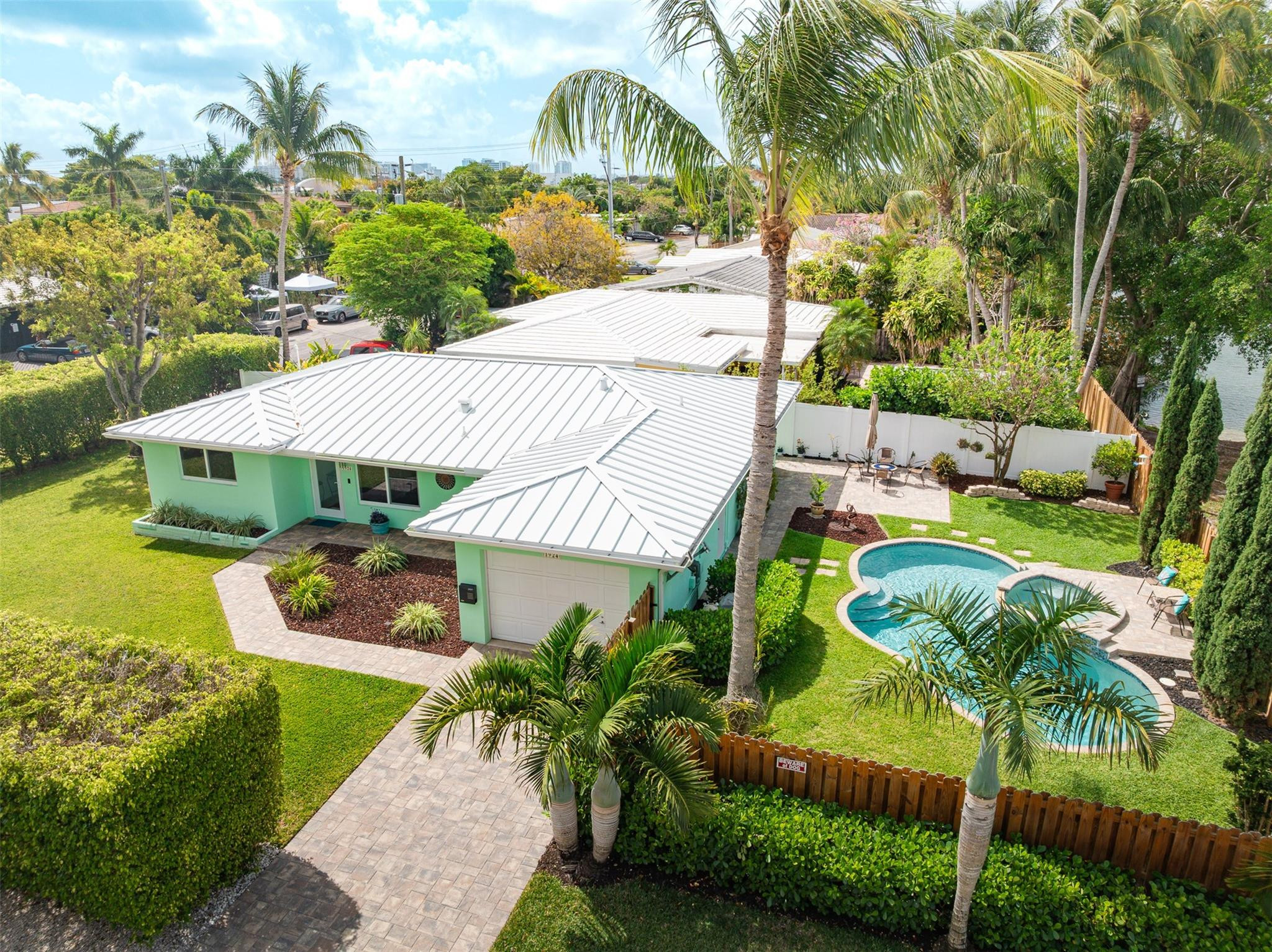 main property photo 37