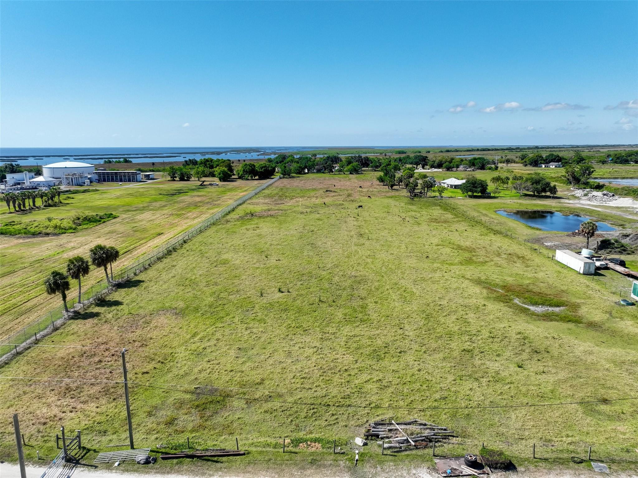 main property photo 20