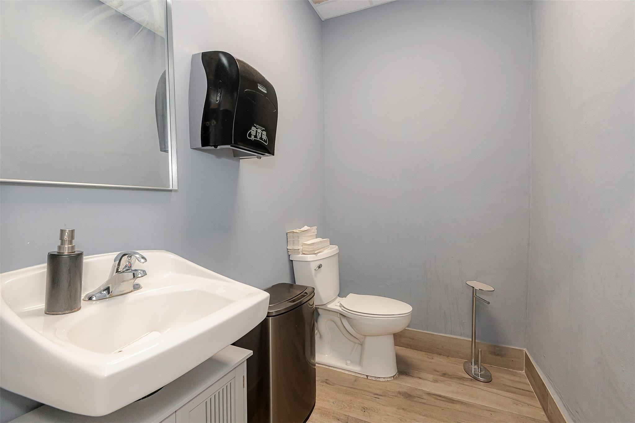 main property photo 31