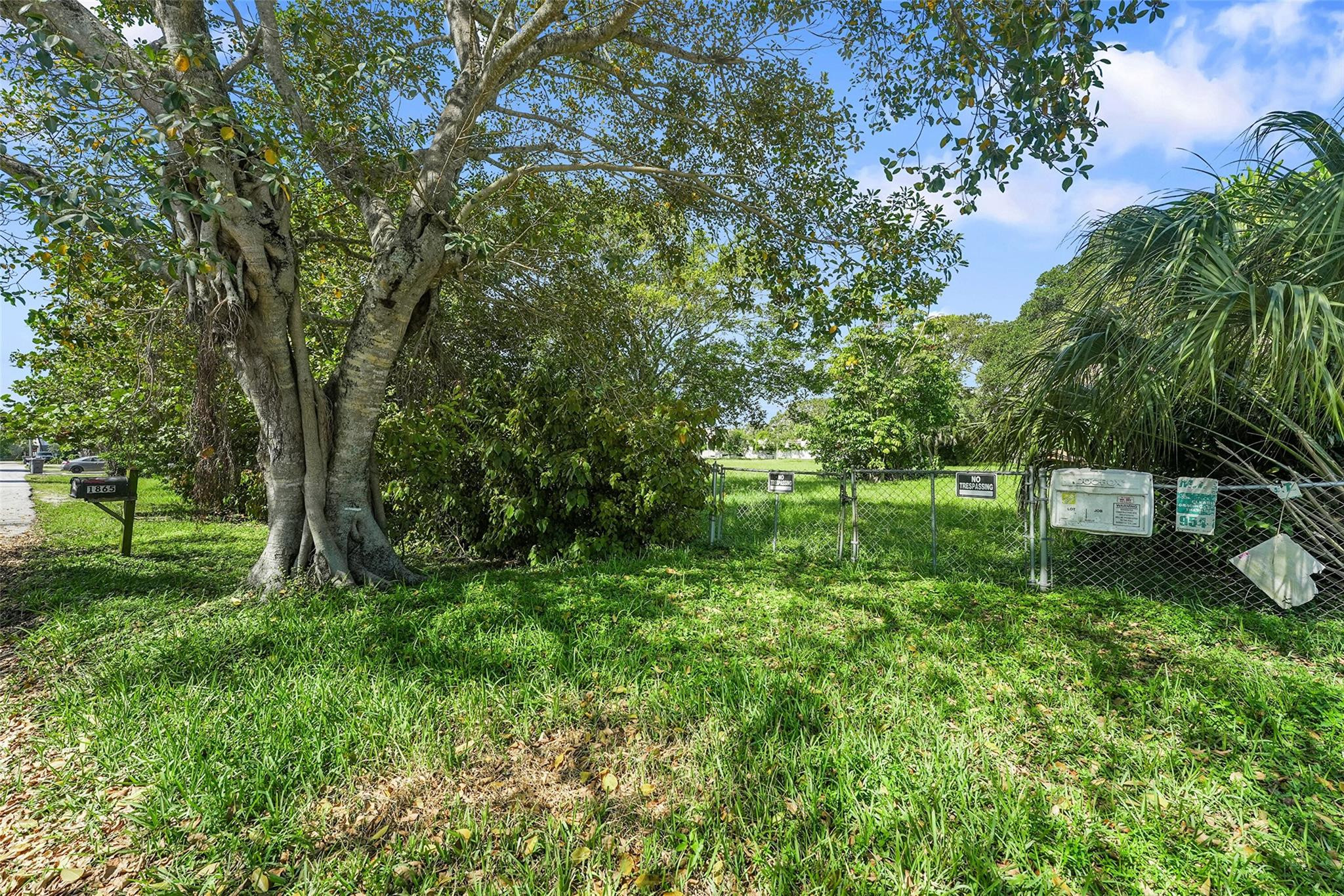 main property photo 9