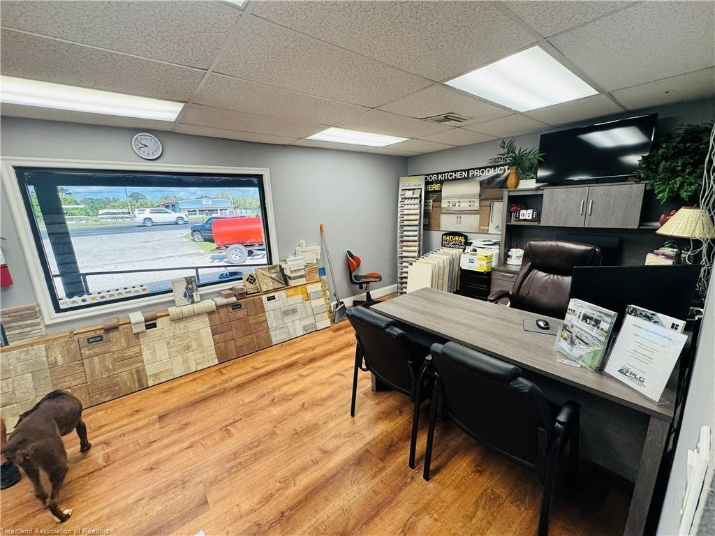 main property photo 6