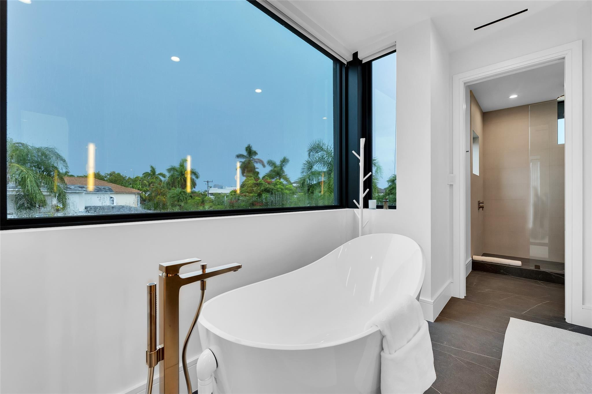 main property photo 94