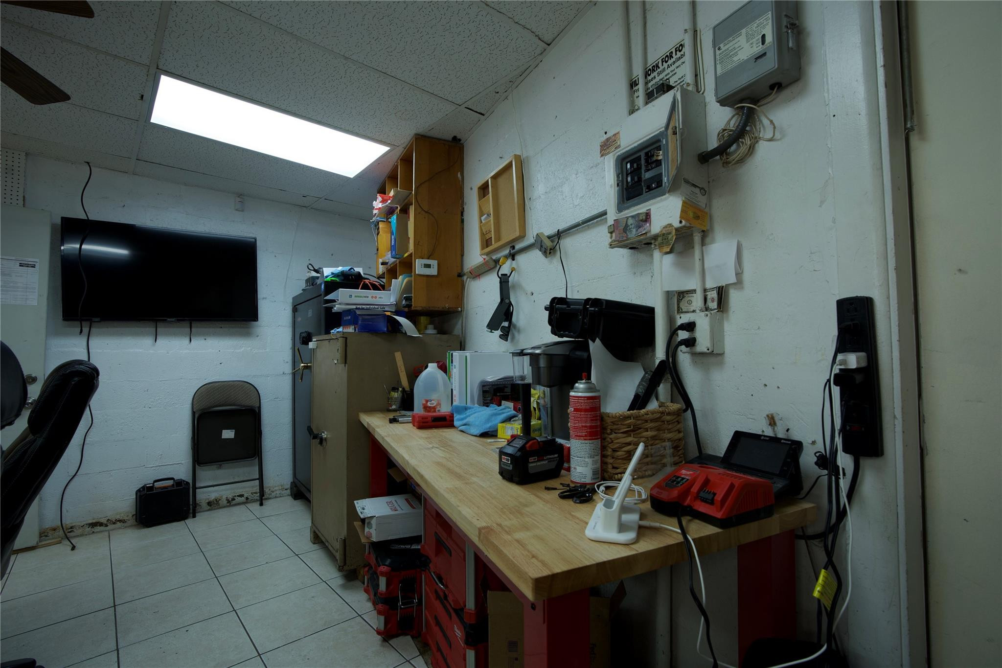 main property photo 16