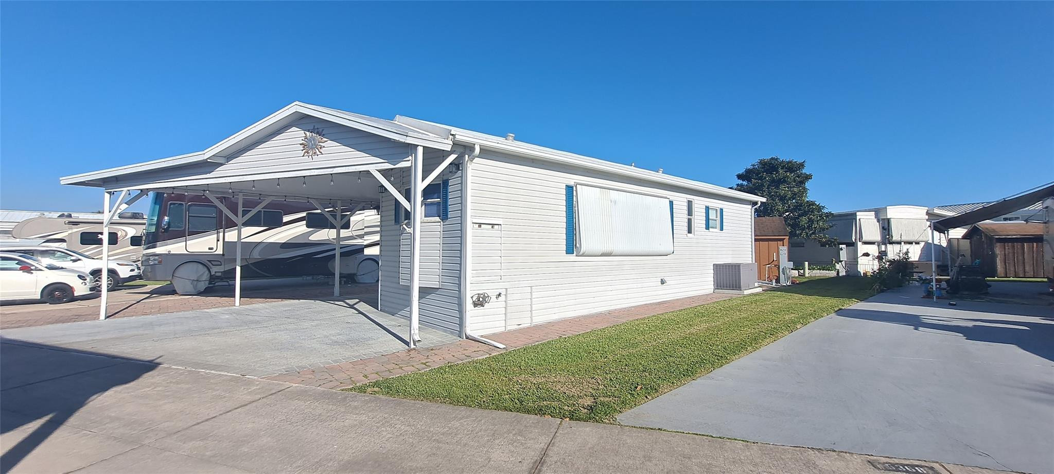 main property photo 23