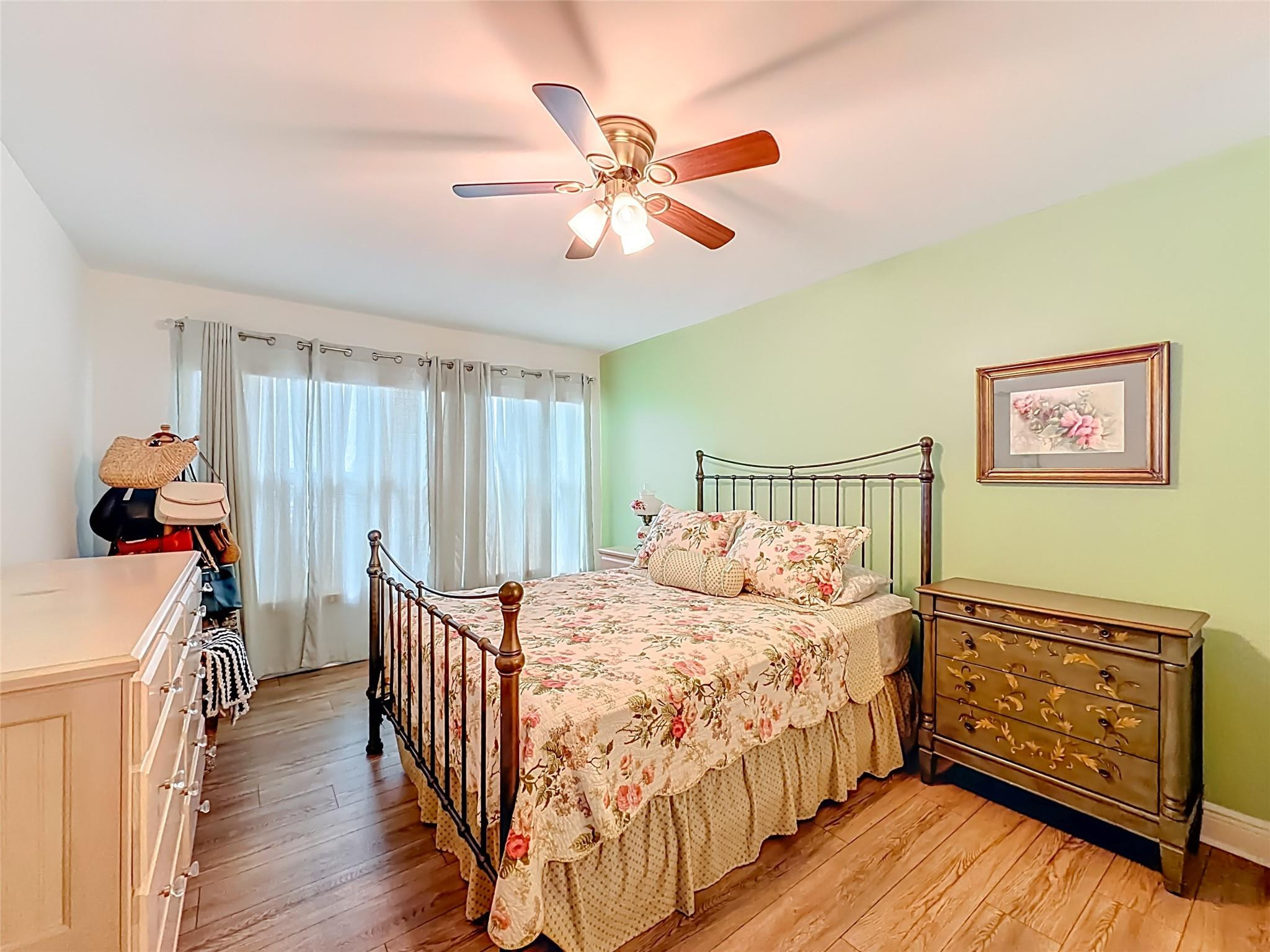 main property photo 40