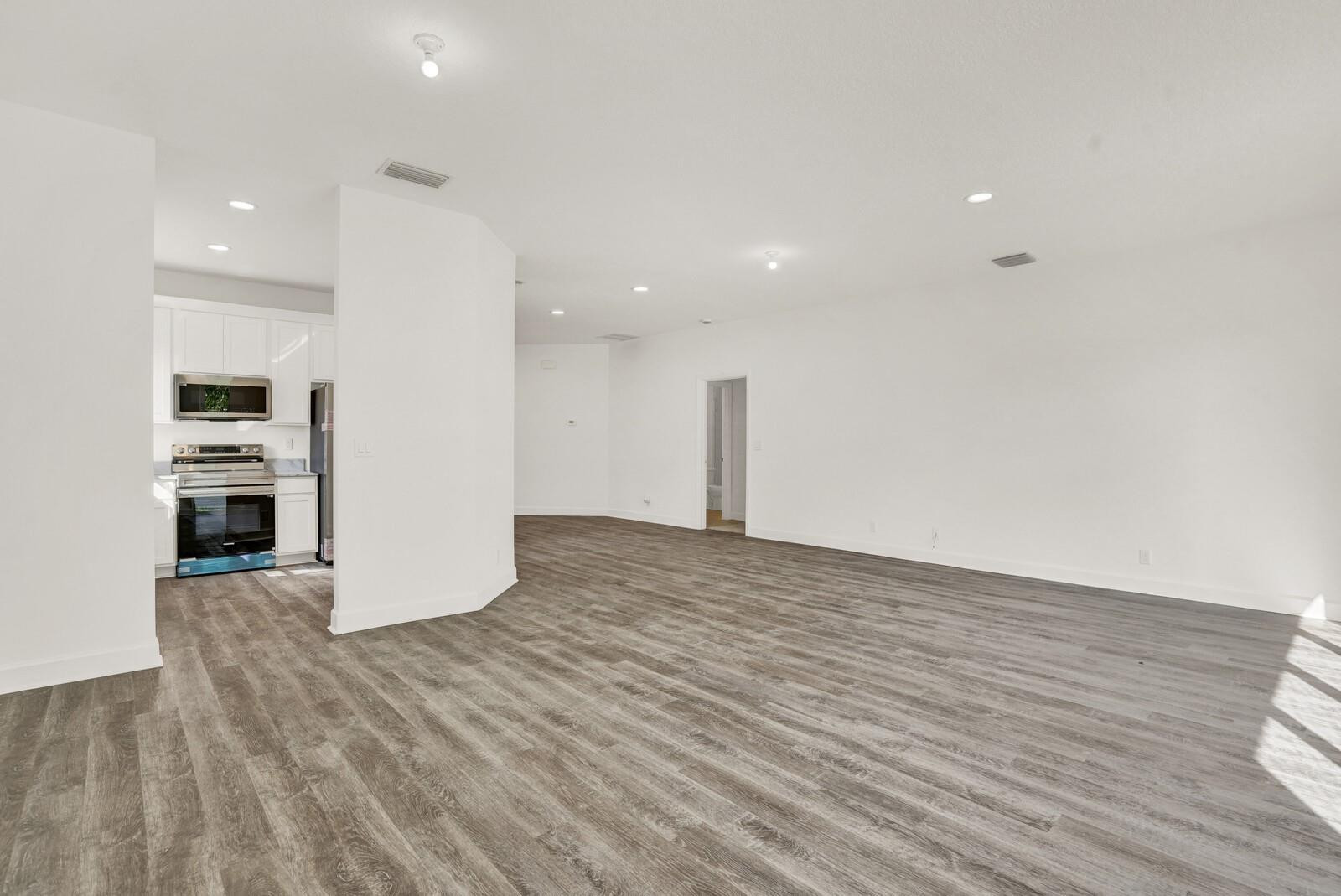 property viewer photo 9