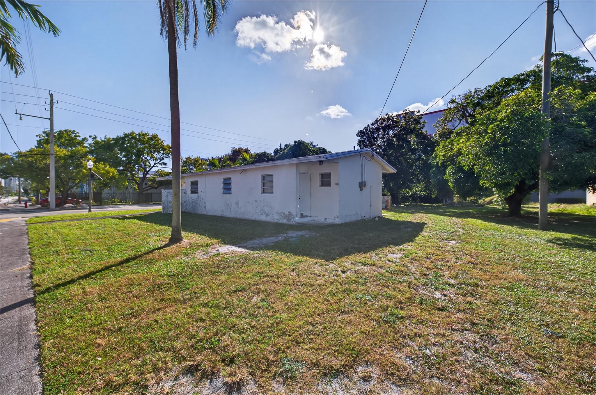 main property photo 17