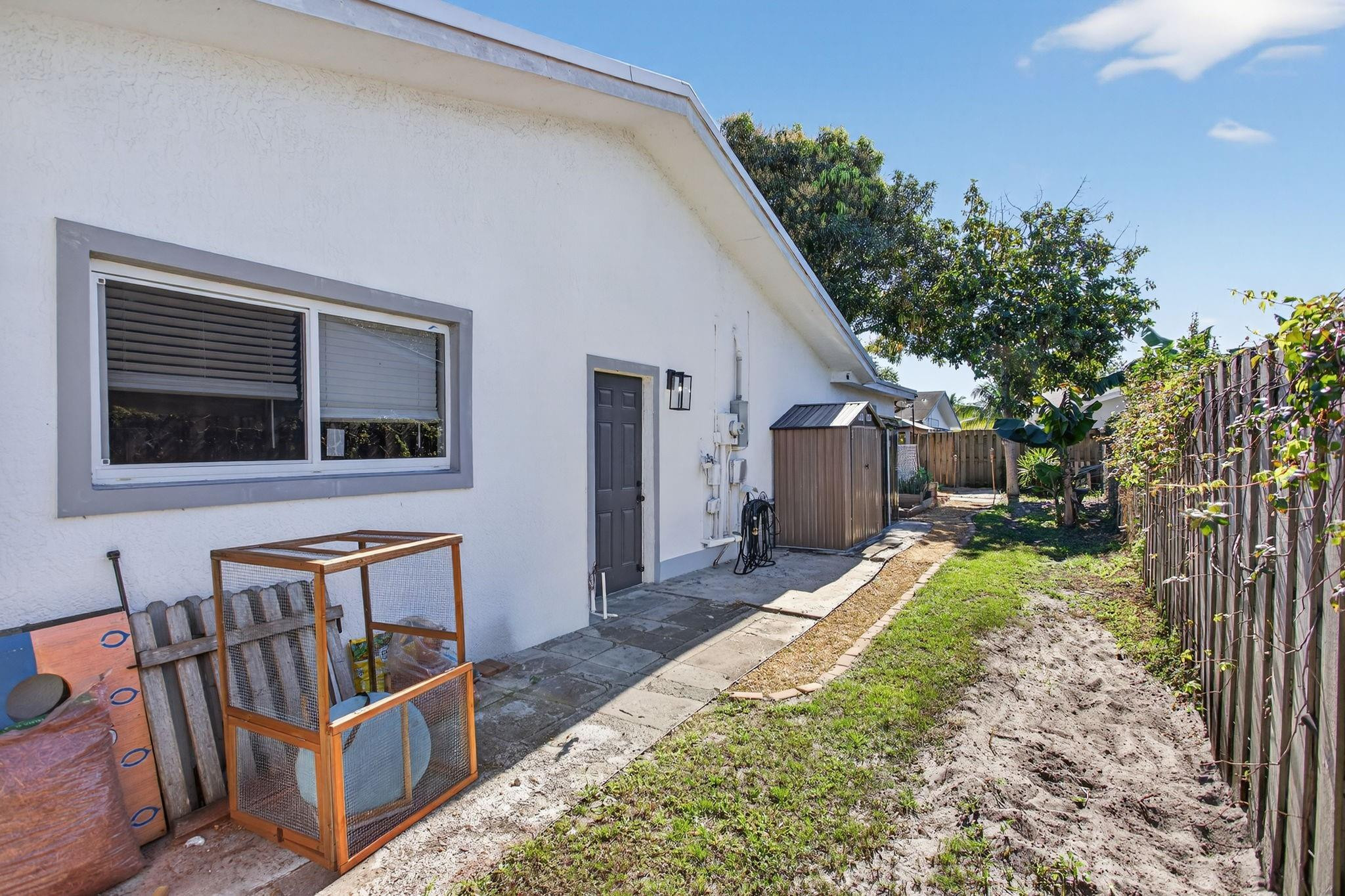 main property photo 28