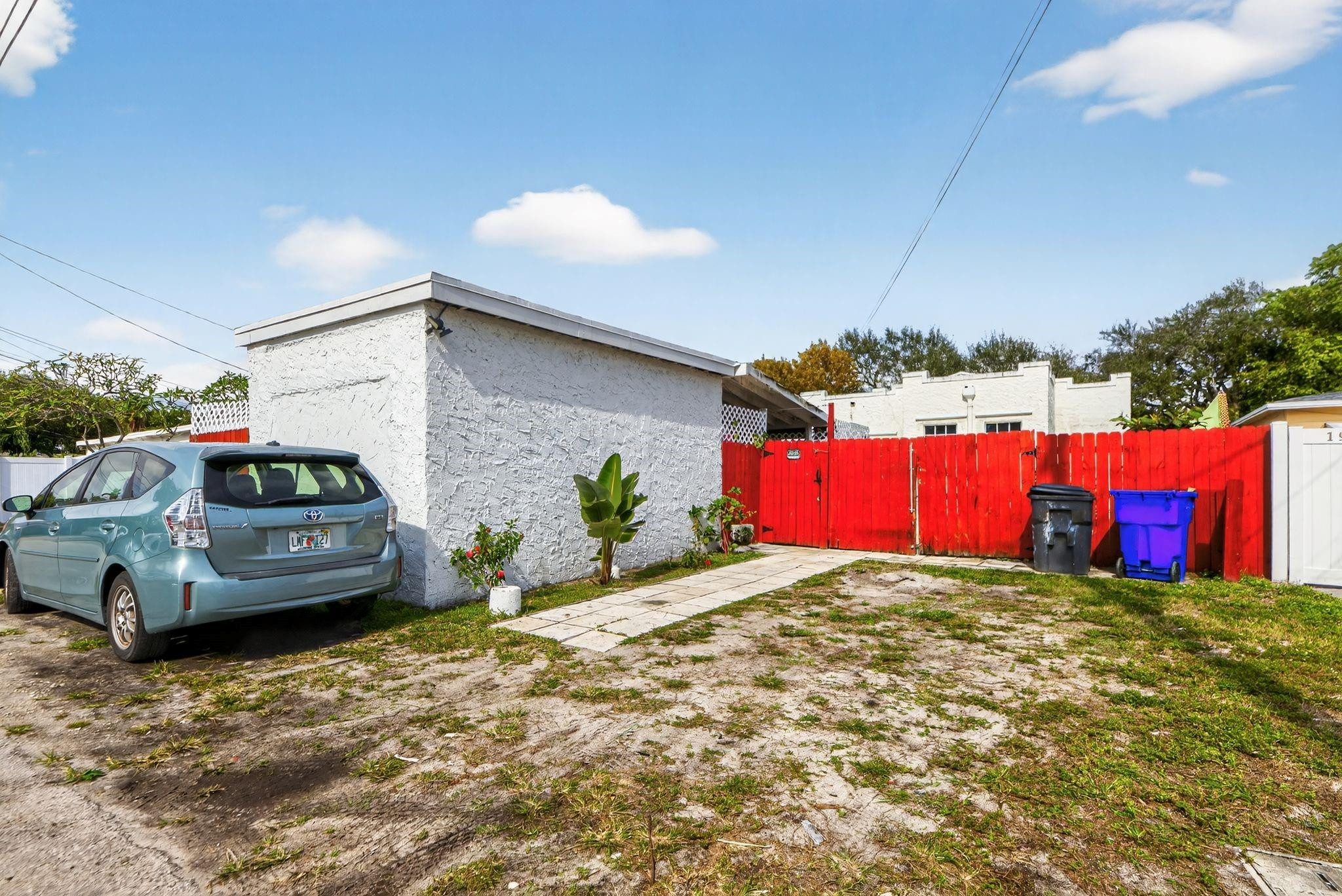 main property photo 32