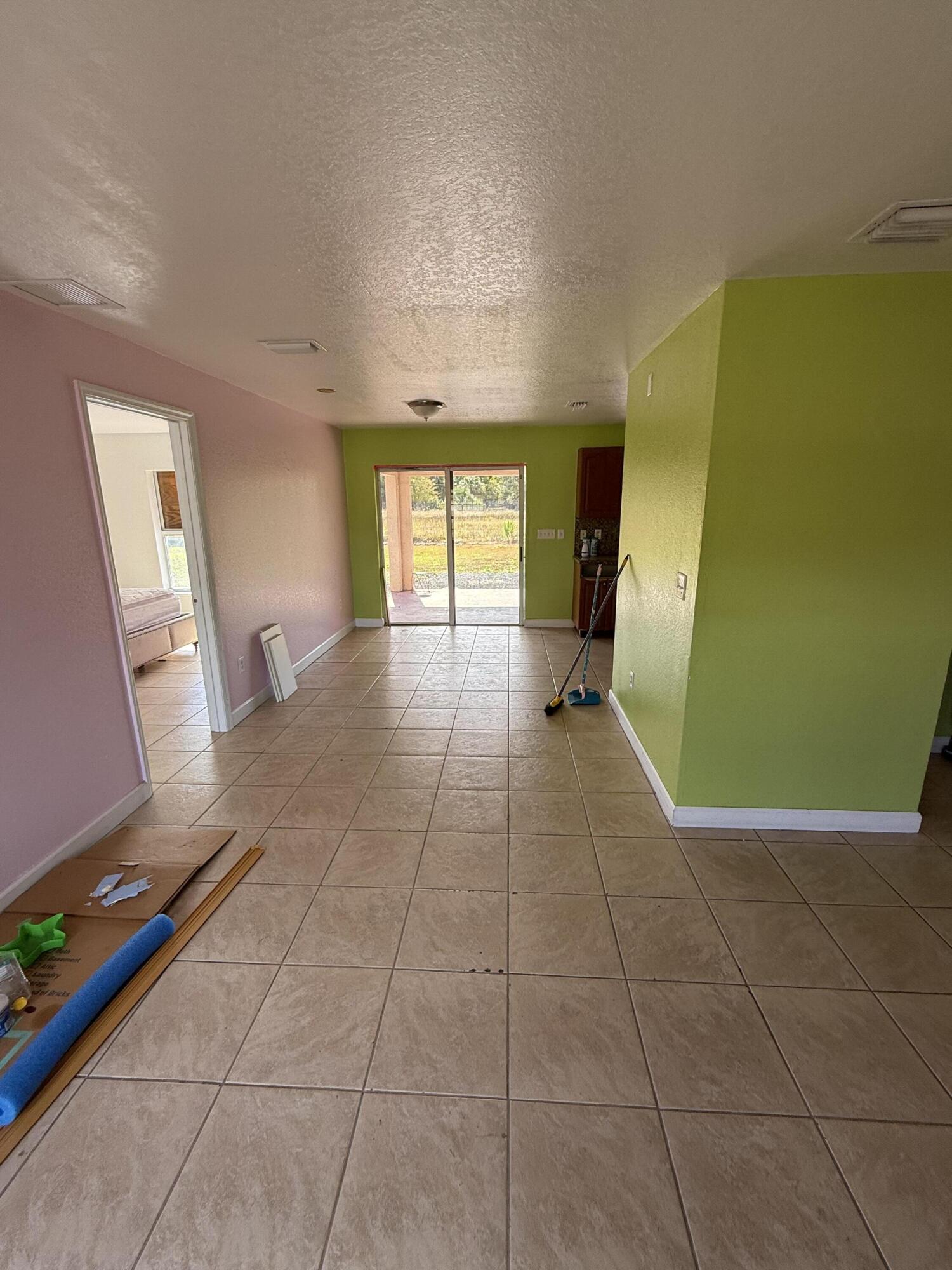 property viewer photo 4