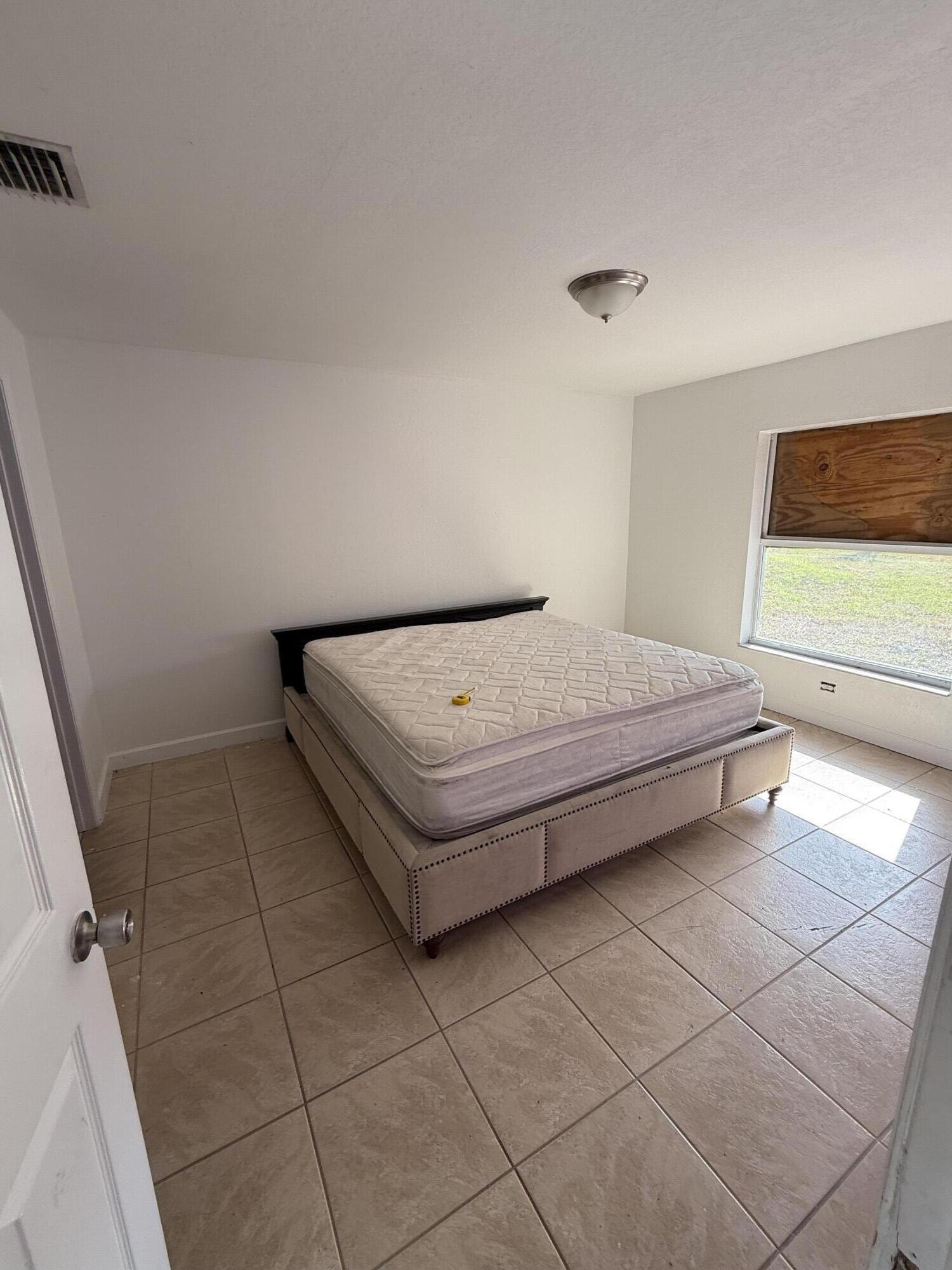 property viewer photo 6
