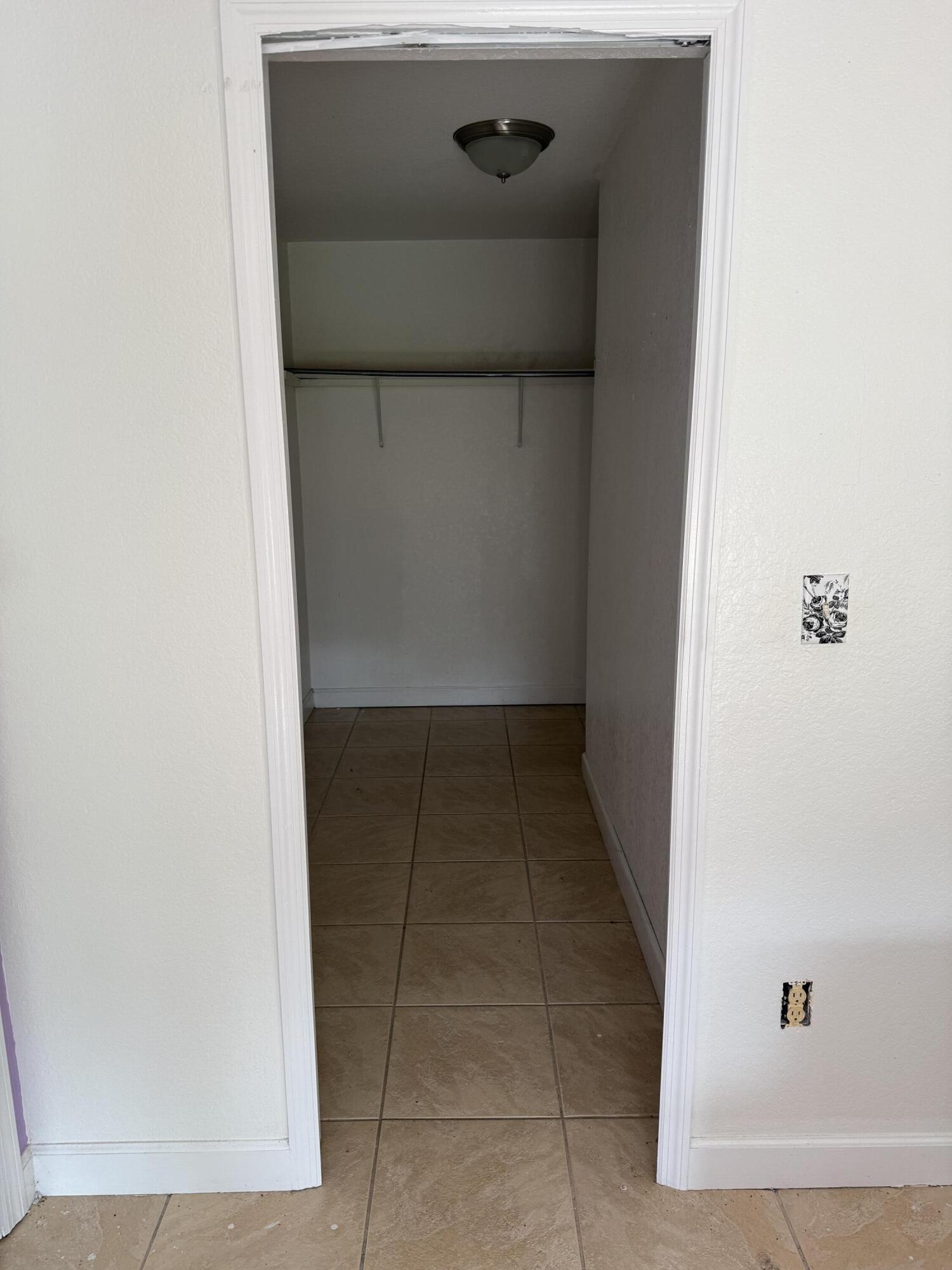 property viewer photo 7