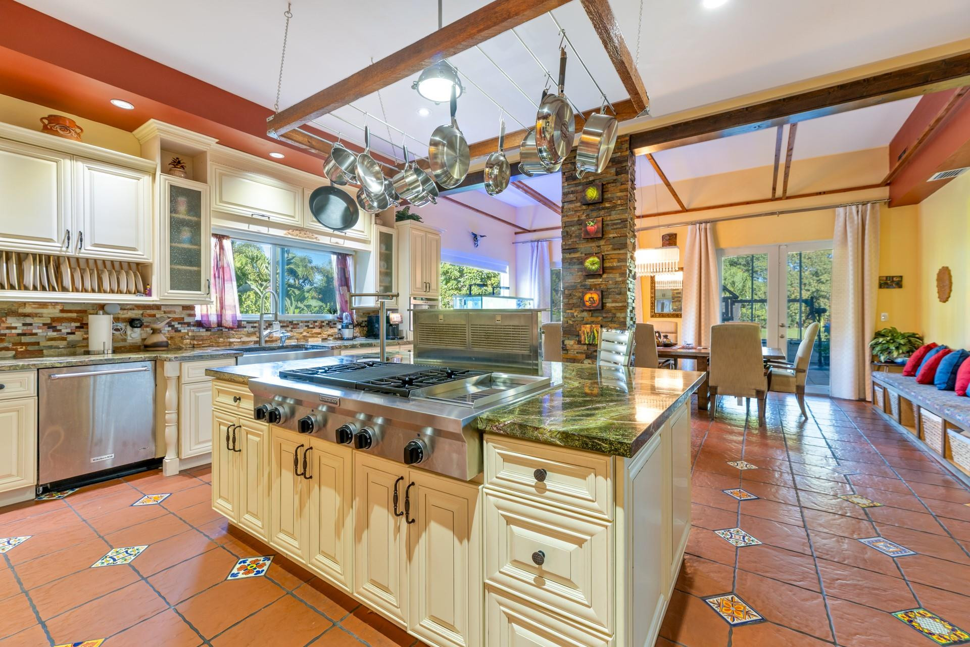 main property photo 7