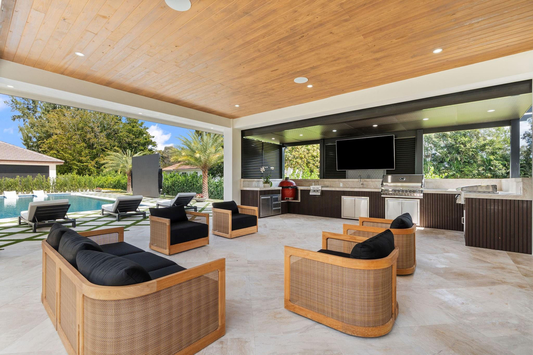 main property photo 98
