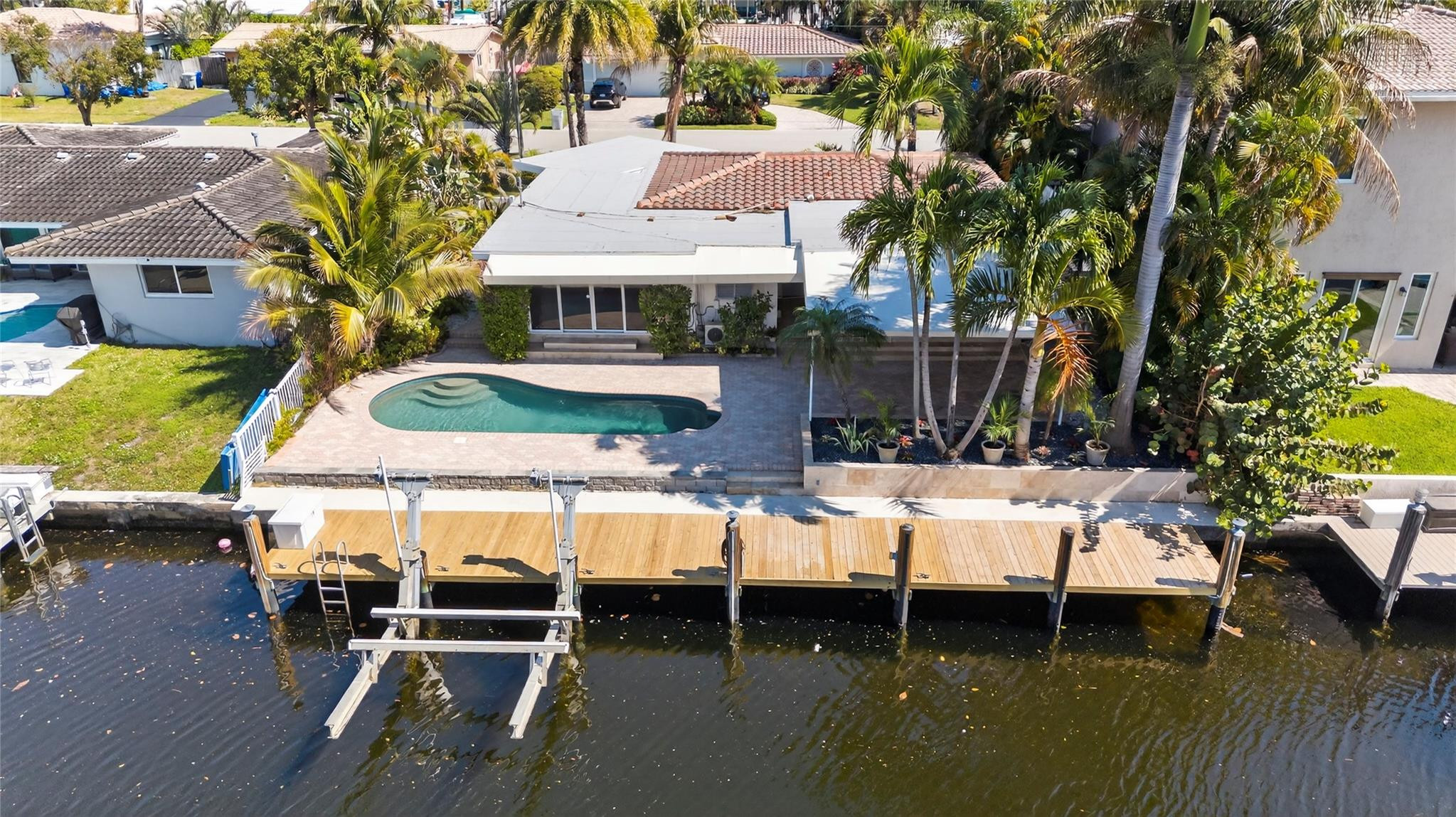 main property photo 51