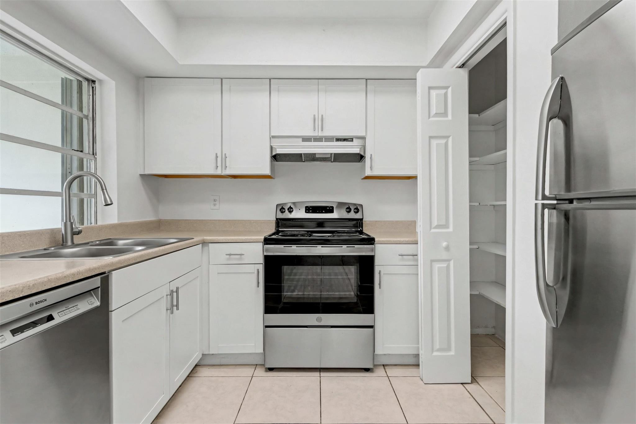 property viewer photo 24