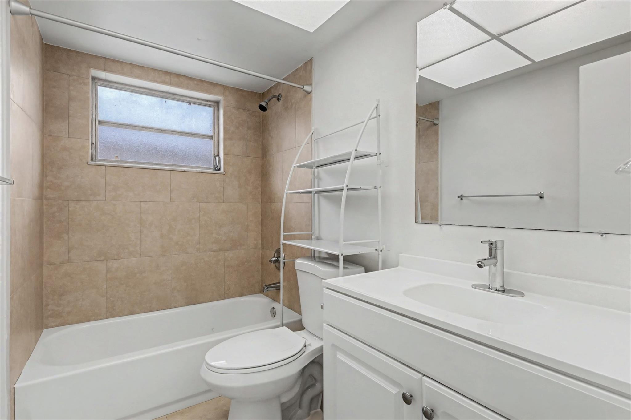 property viewer photo 35
