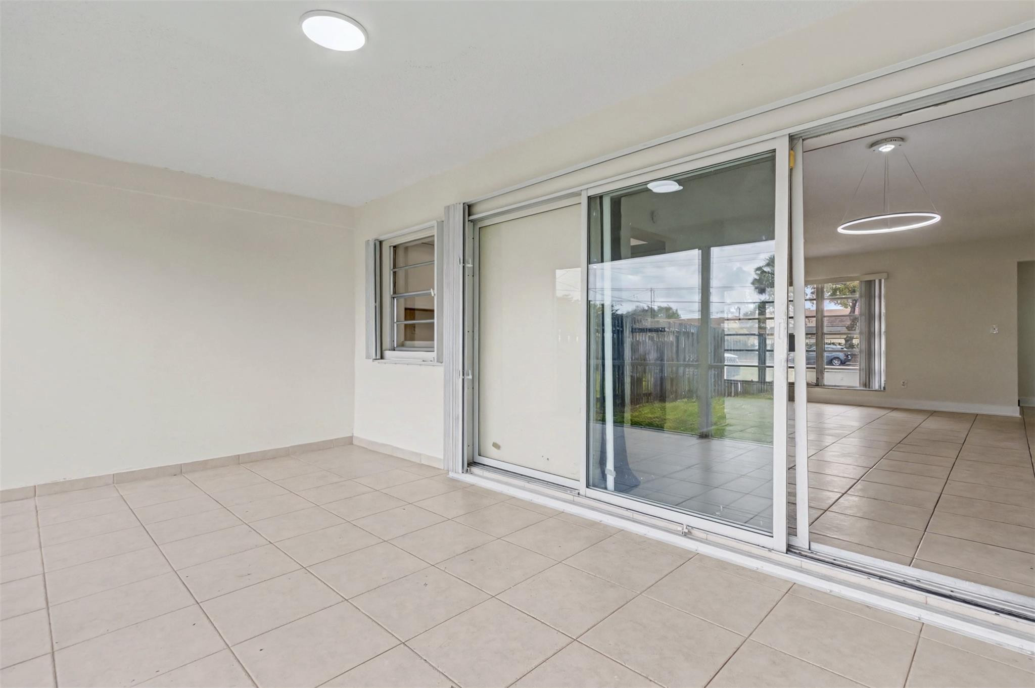 property viewer photo 7