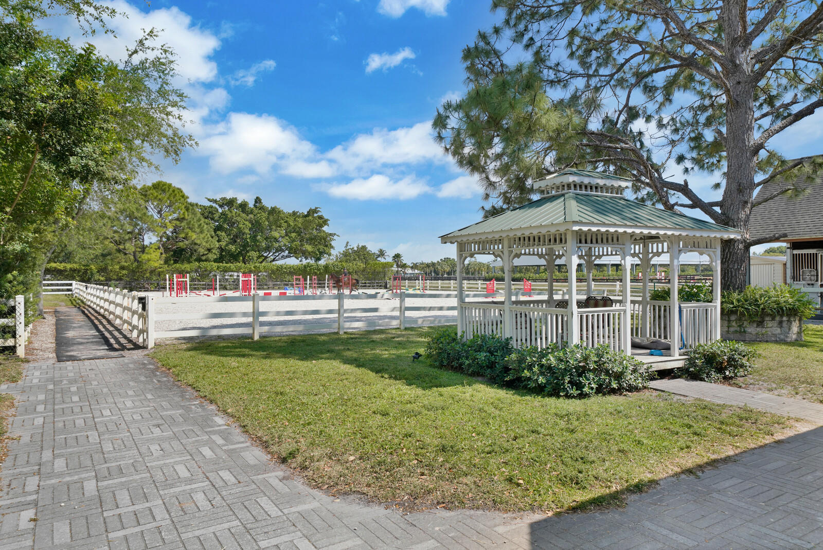 main property photo 11